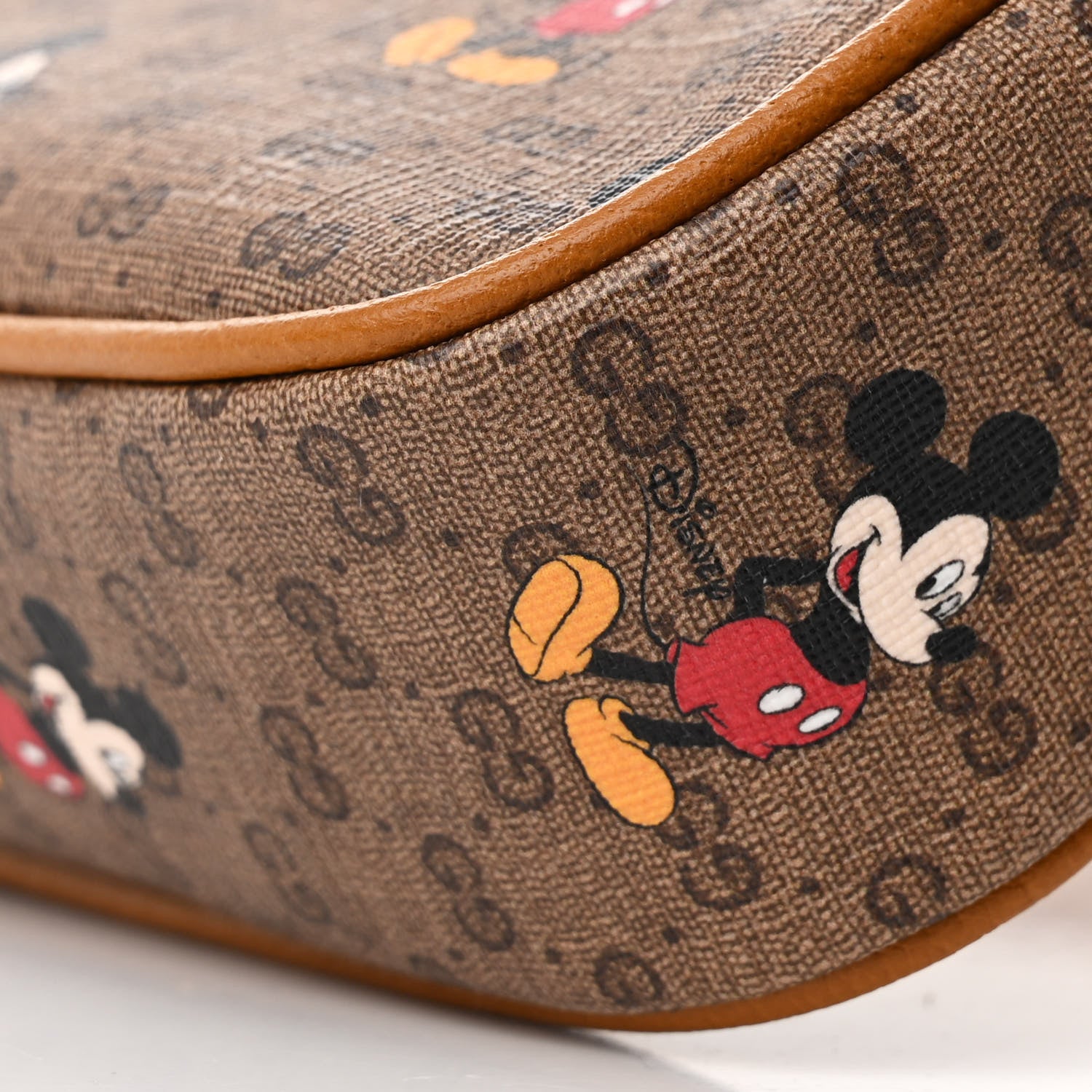 Gucci X DISNEY Mini Vintage GG Supreme Monogram Mickey Mouse Small Belt Bag 90 36 Beige Vintage Sun Oil 10 of 10