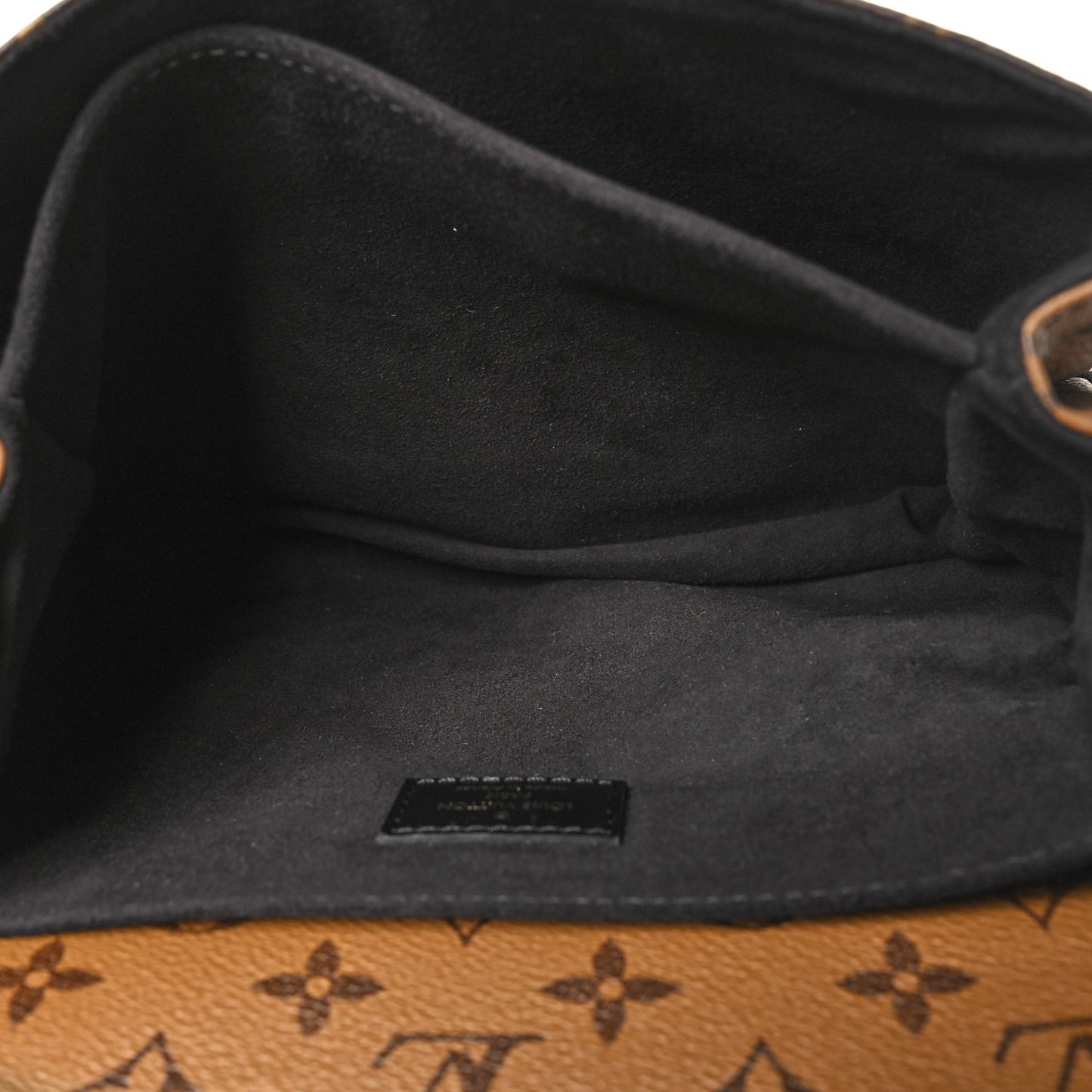 Reverse Monogram Pochette Metis