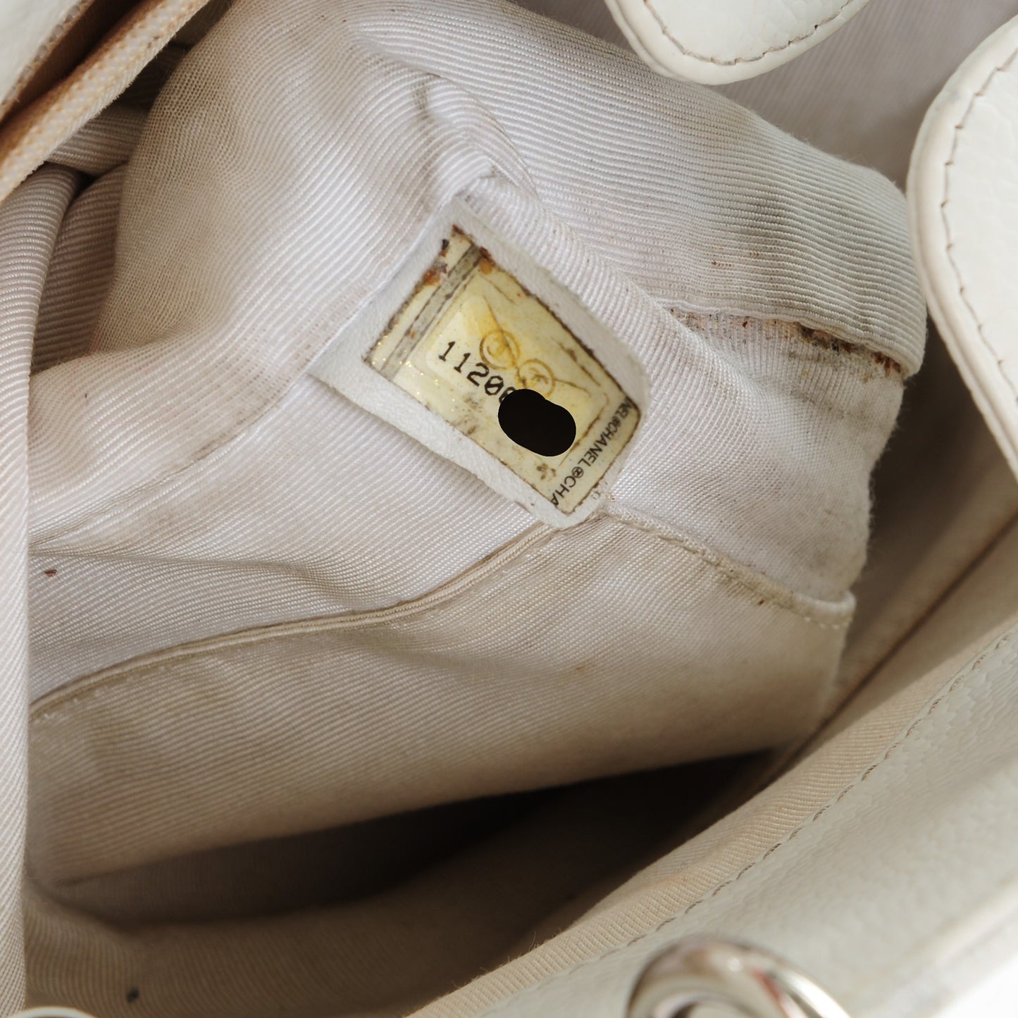 Caviar Quilted Petit Shopping Tote PST White