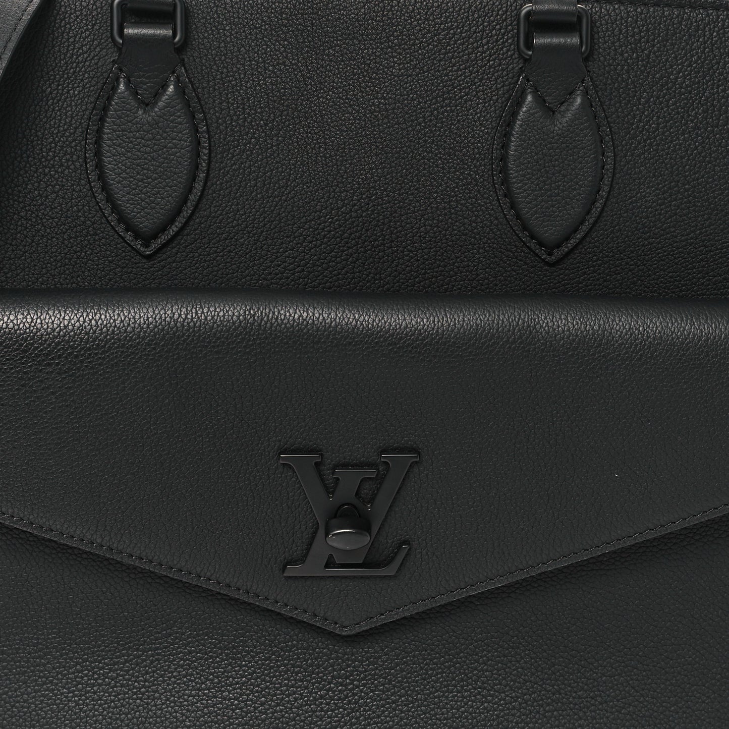 Soft Calfskin Lockme Tote MM Black