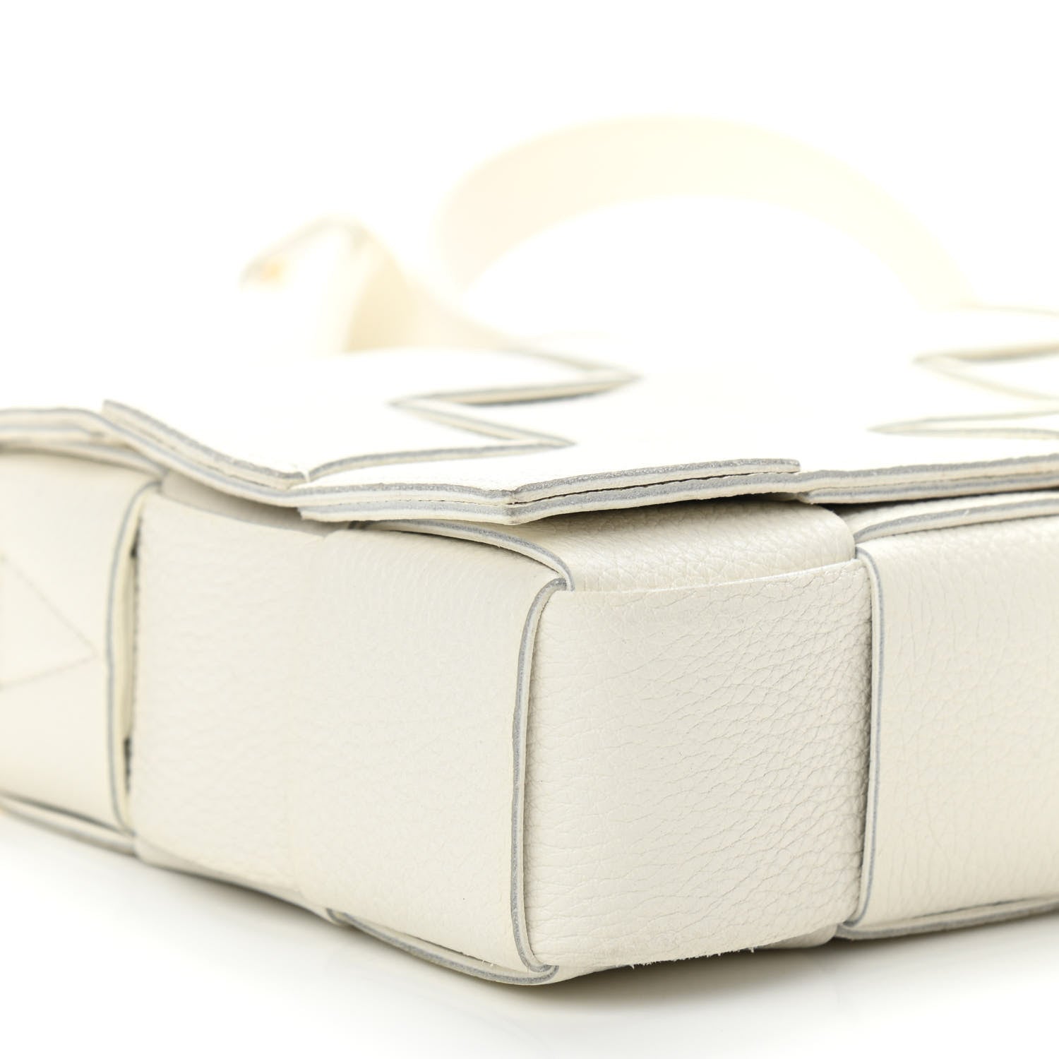 Bottega Veneta Grained Calfskin Maxi Intrecciato Cassette Crossbody Bag White 8 of 10