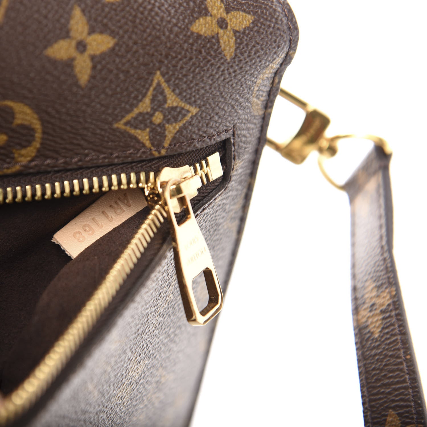Louis Vuitton Monogram Pochette Metis 7 of 10