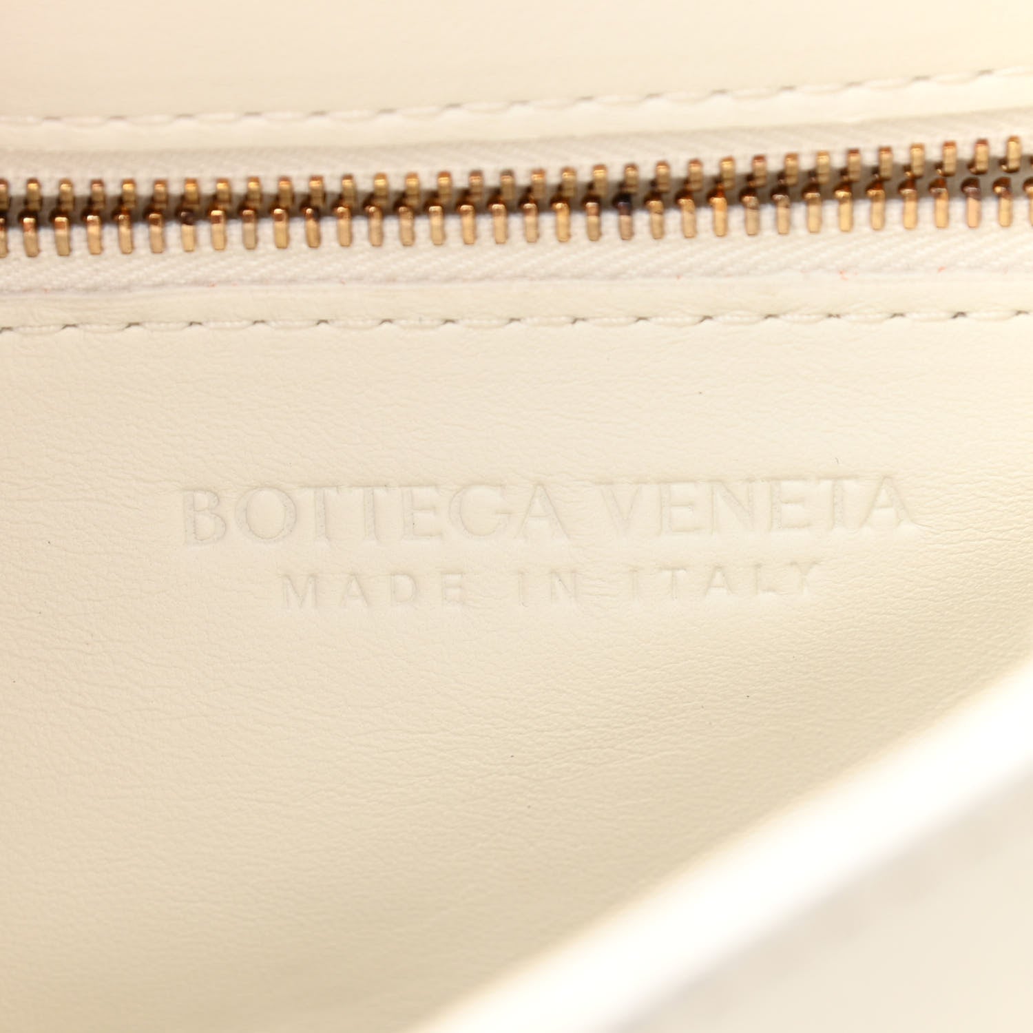 Bottega Veneta Grained Calfskin Maxi Intrecciato Cassette Crossbody Bag White 6 of 10