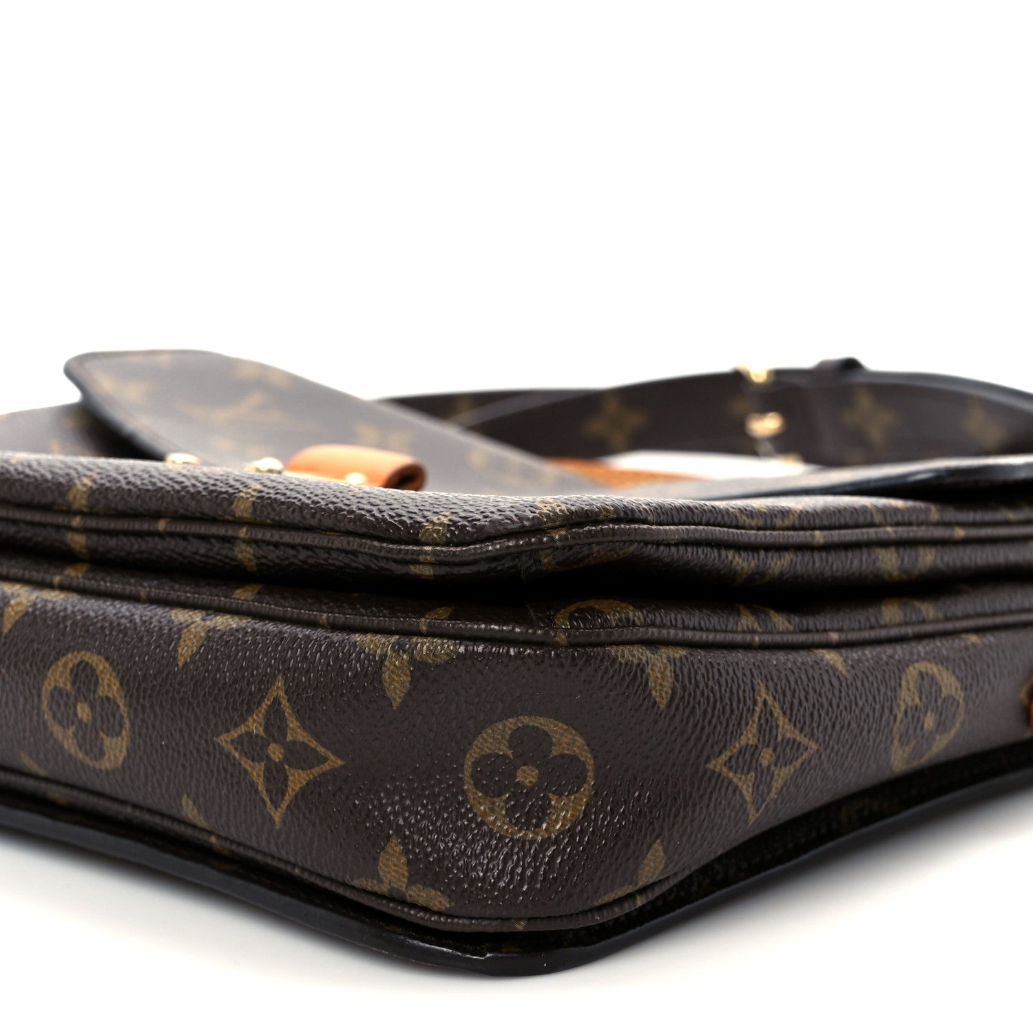 Louis Vuitton Monogram Pochette Metis 23 of 23