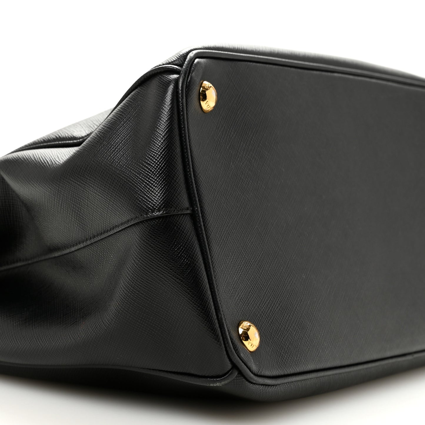 Saffiano Medium Galleria Double Zip Tote Black