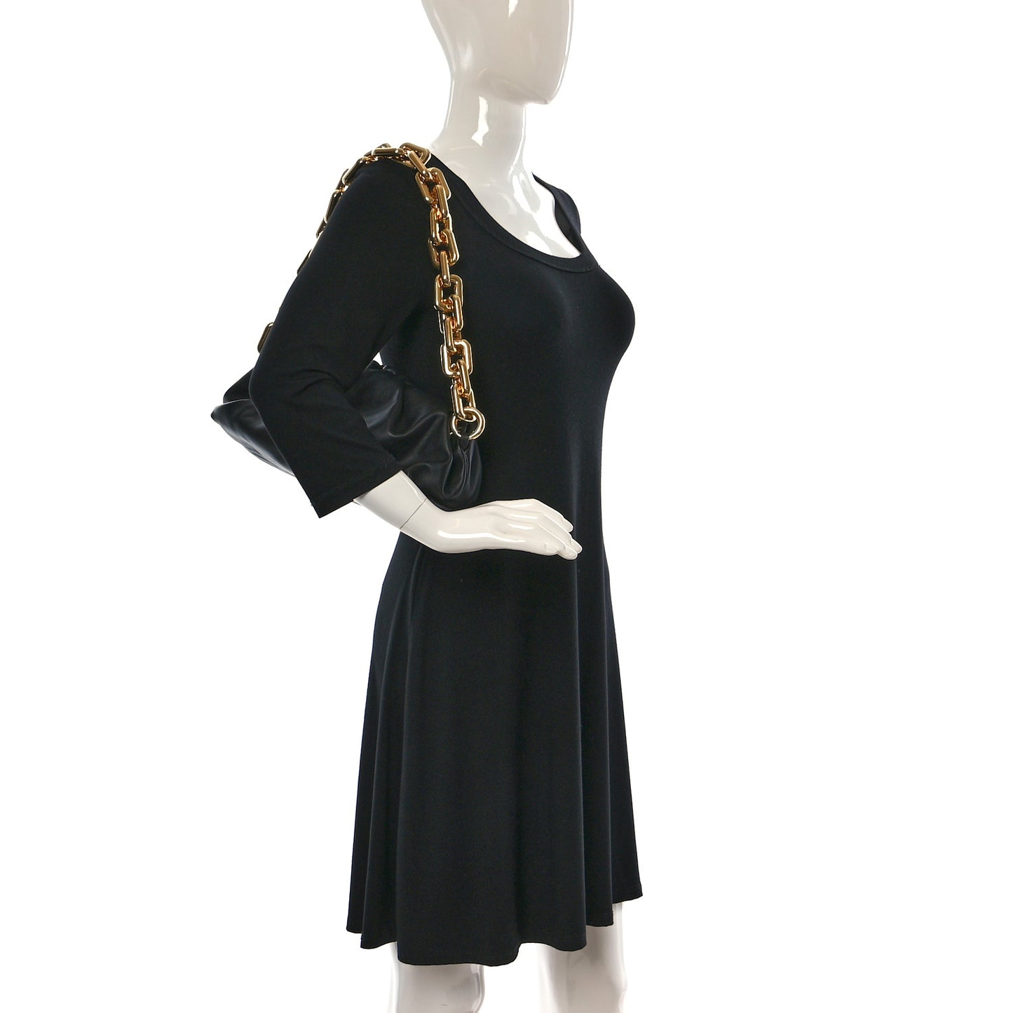 Calfskin The Pouch Chain Black