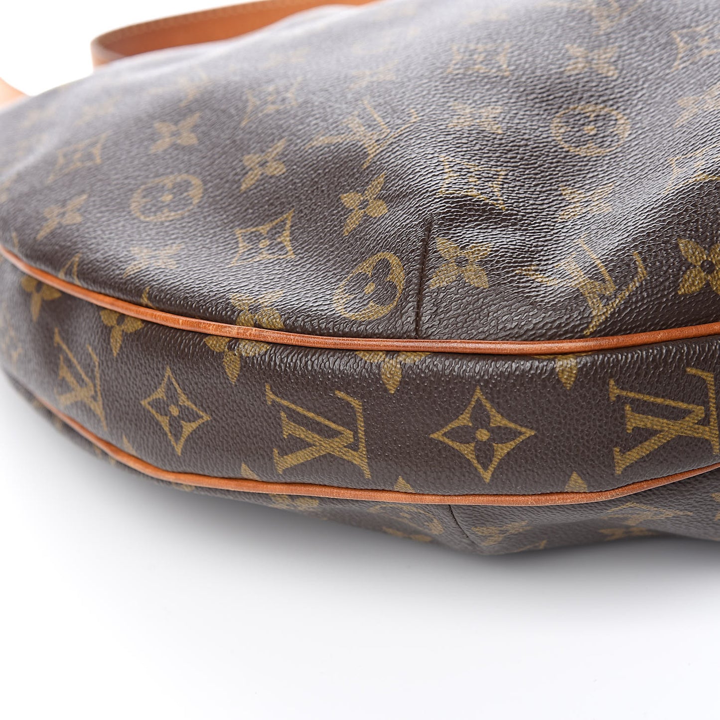 Monogram Croissant GM