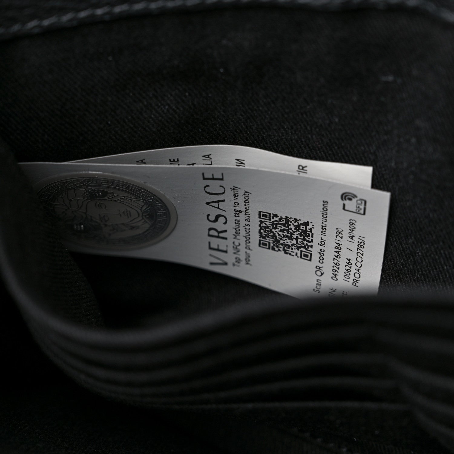 Versace Grained Calfskin Virtus Wallet On Chain Black 7 of 10