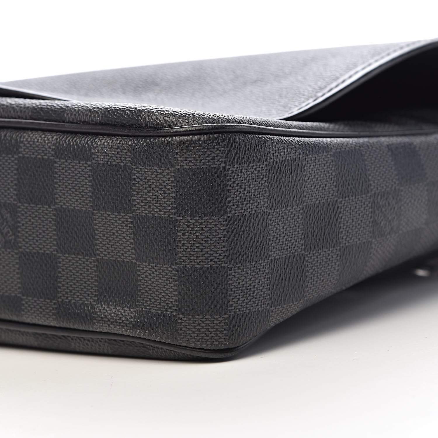 Louis Vuitton Damier Graphite District MM 13 of 14