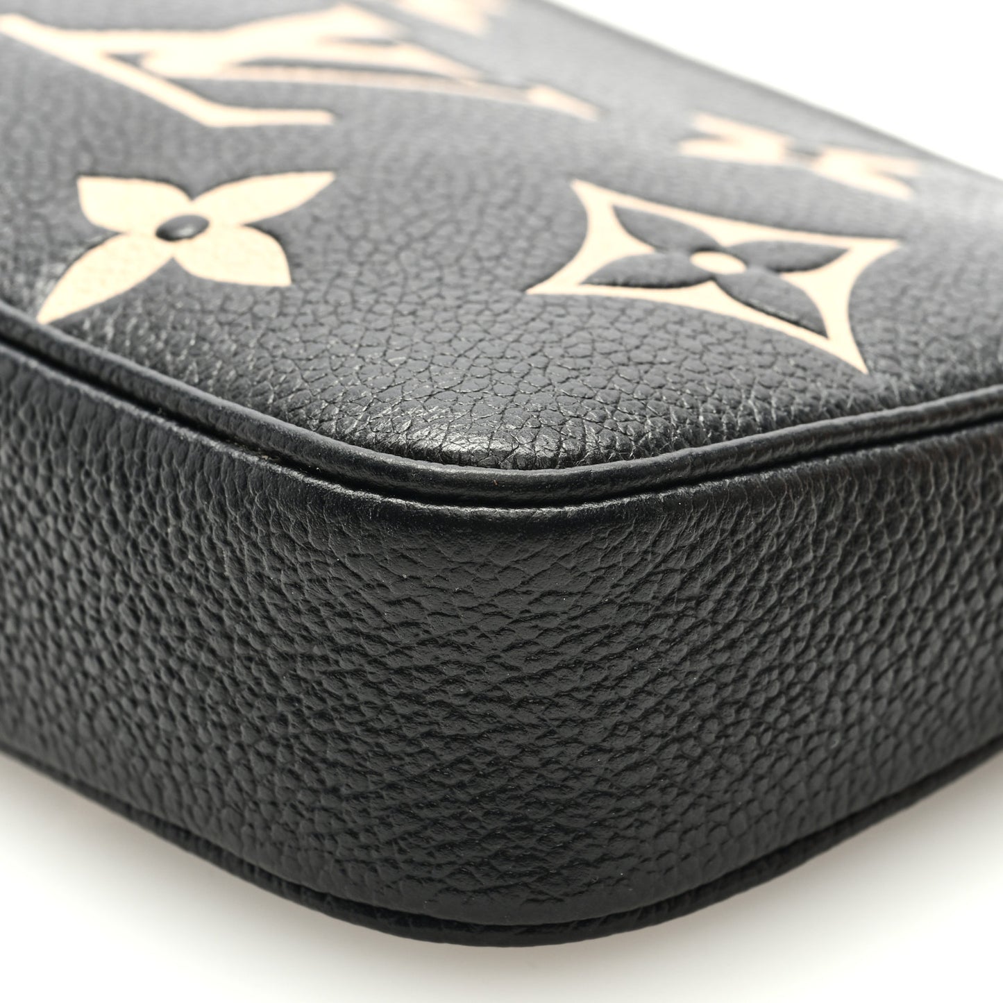 Empreinte Monogram Giant Mini Pochette Accessories Black