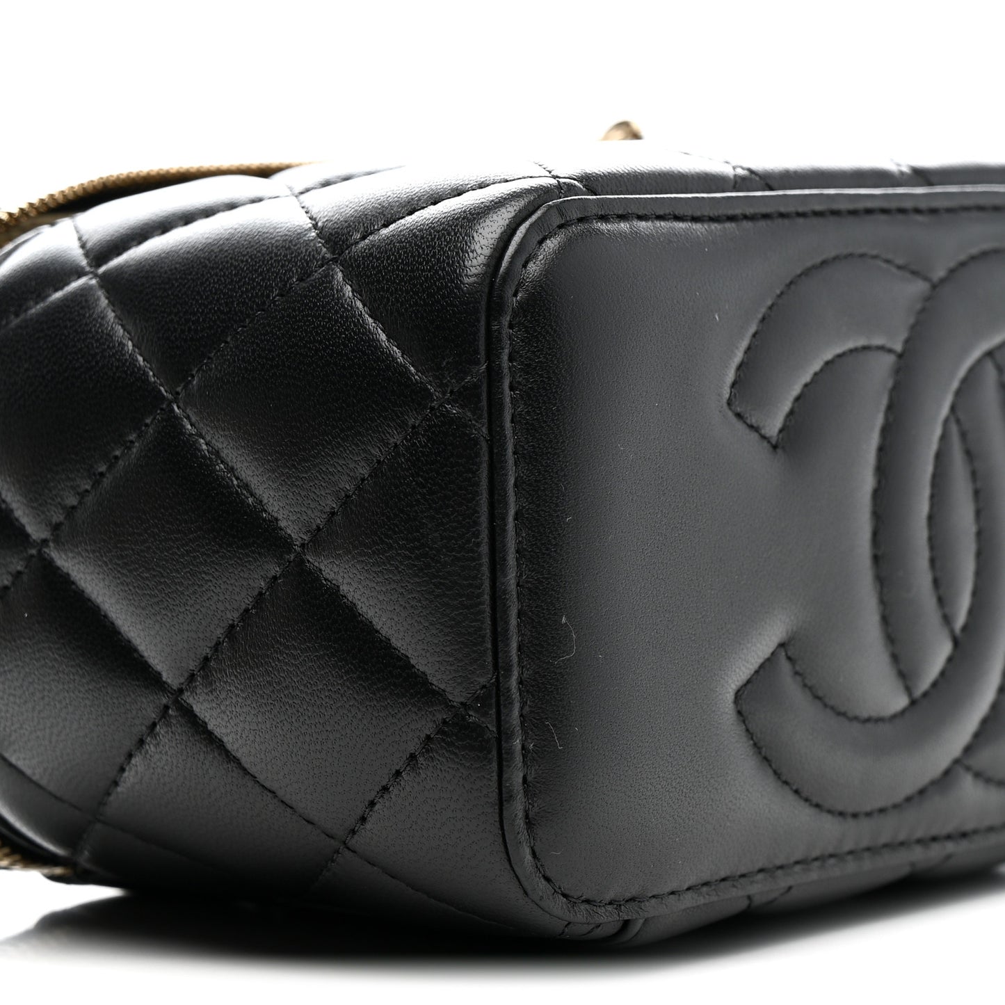 Lambskin Quilted Enamel CC Pearl Crush Small Vanity Case With Chain Black