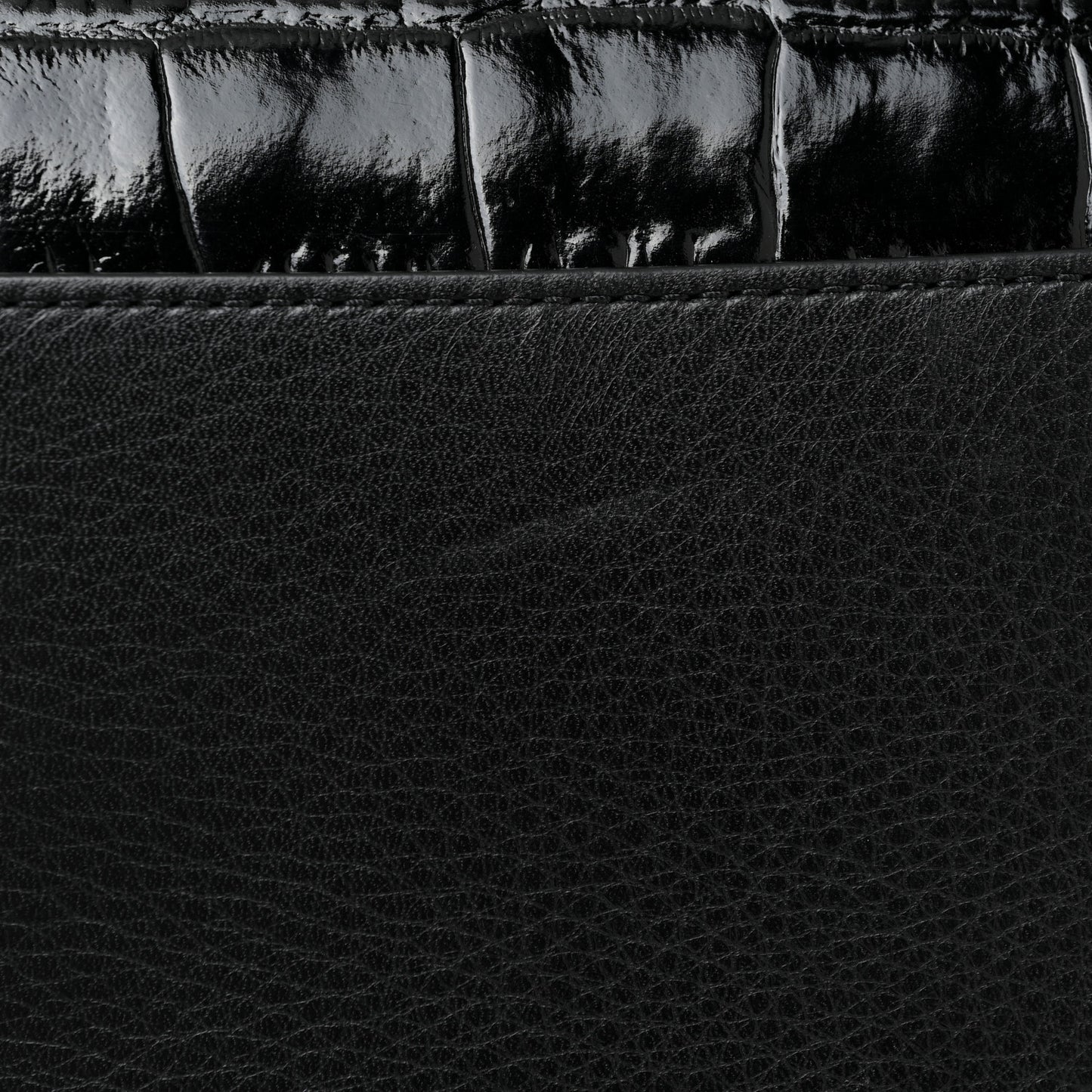 Calfskin Crocodile Embossed Medium Antigona Black