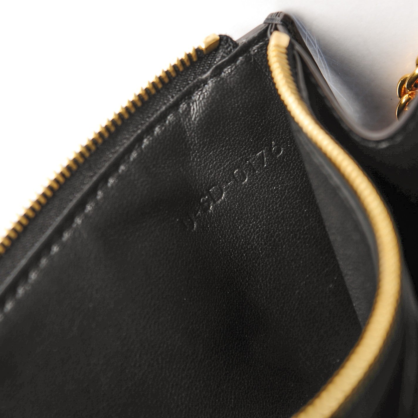 Smooth Calfskin Nubuck Large Pocket Flap On Chain Black