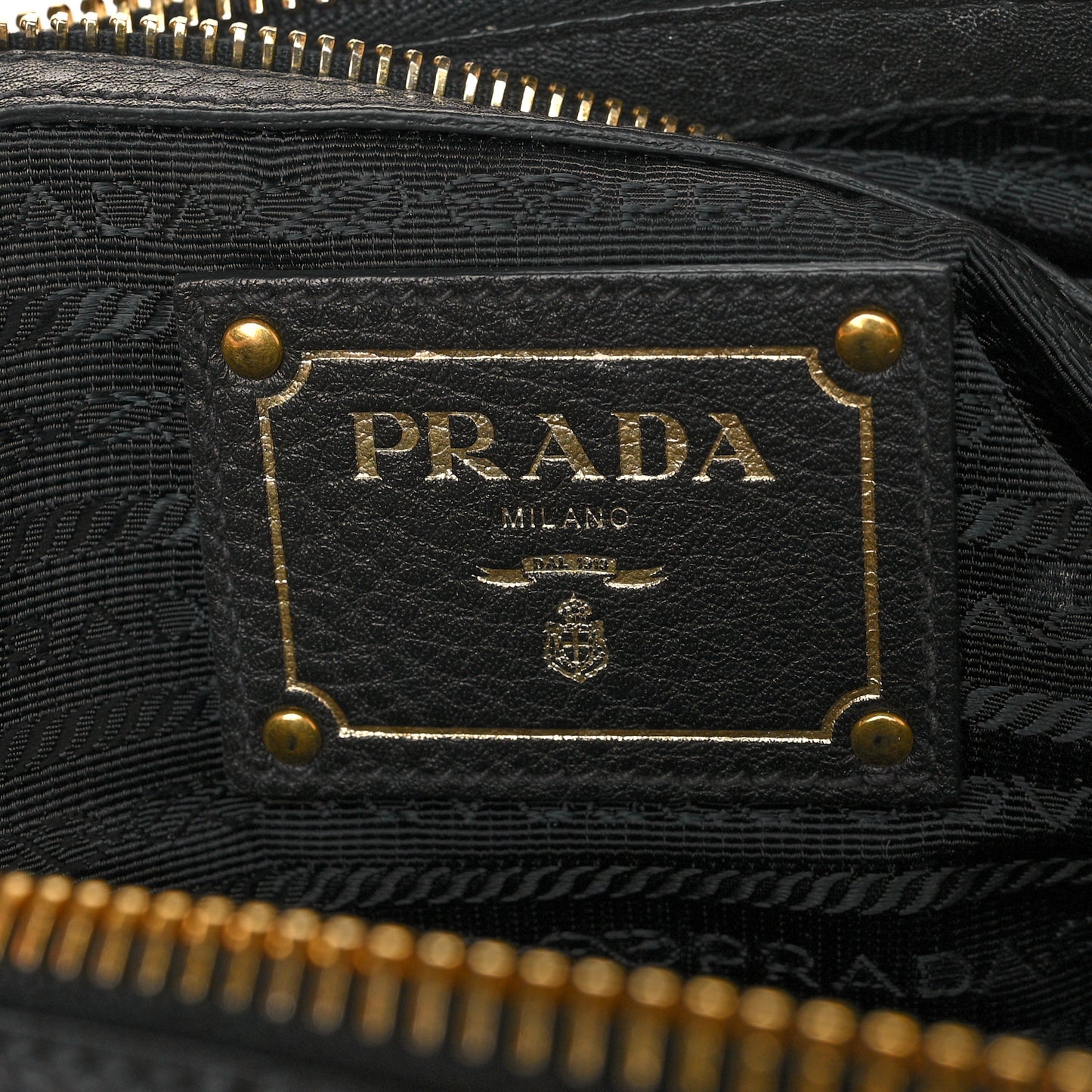 Vitello Daino Shopping Satchel Black