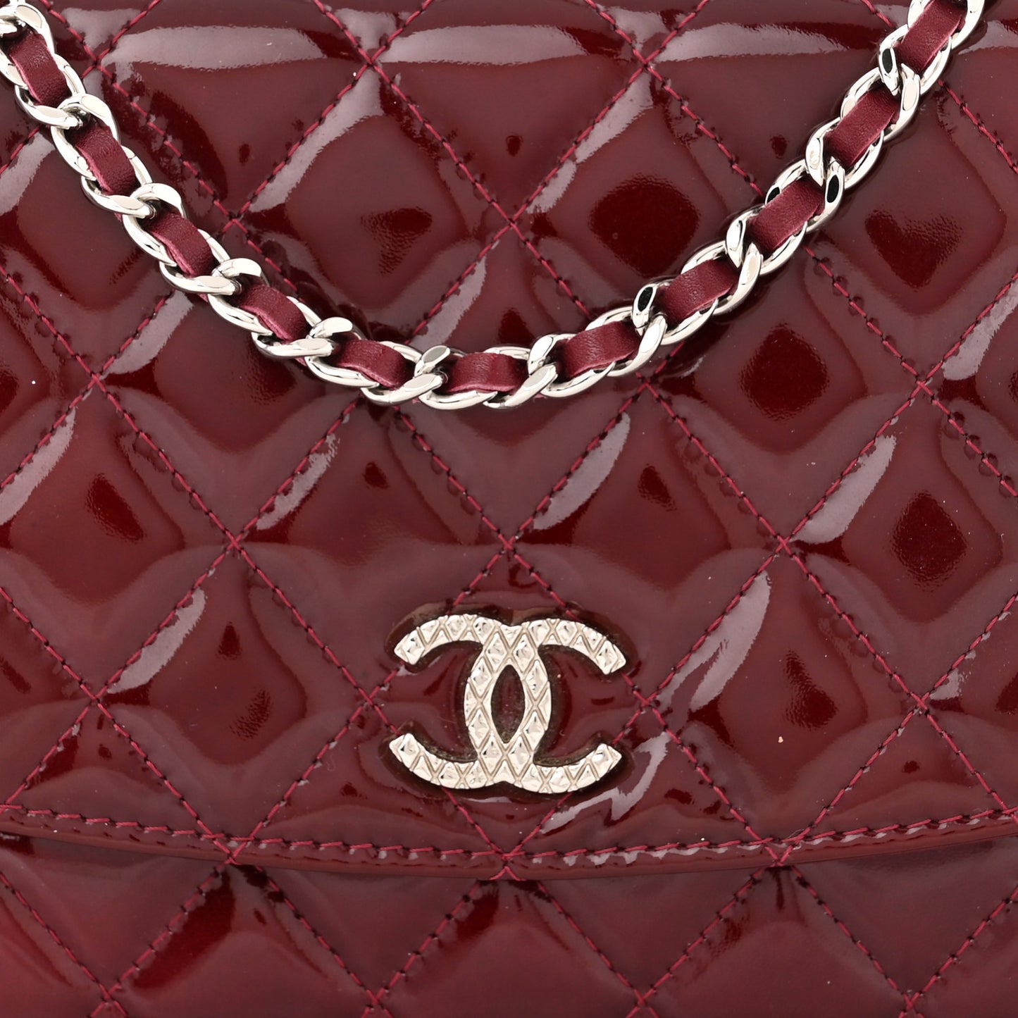 Patent Quilted Brilliant Wallet On Chain WOC Dark Burgundy