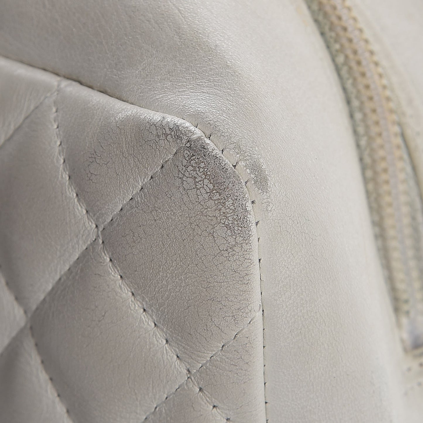 Calfskin Python Quilted Large Cambon Bowler White