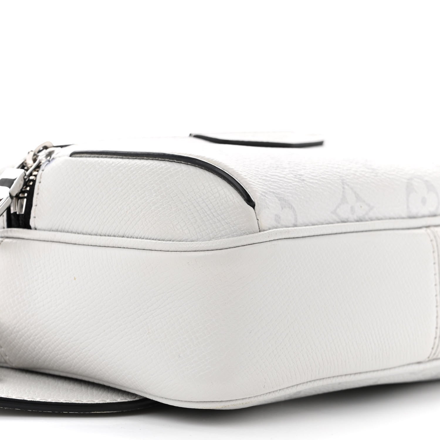 Louis Vuitton Taiga Monogram Outdoor Bumbag White 9 of 10