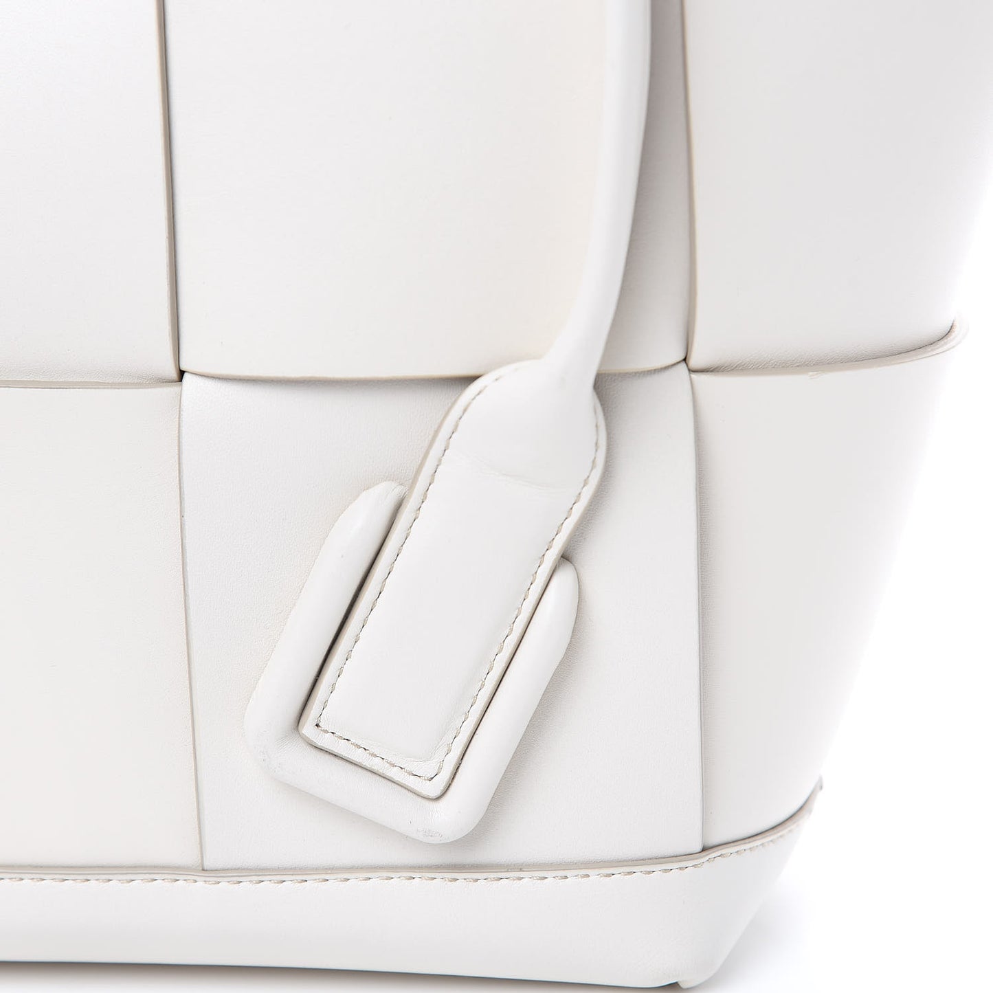 French Calfskin Maxi Intrecciato Arco 33 Bianco