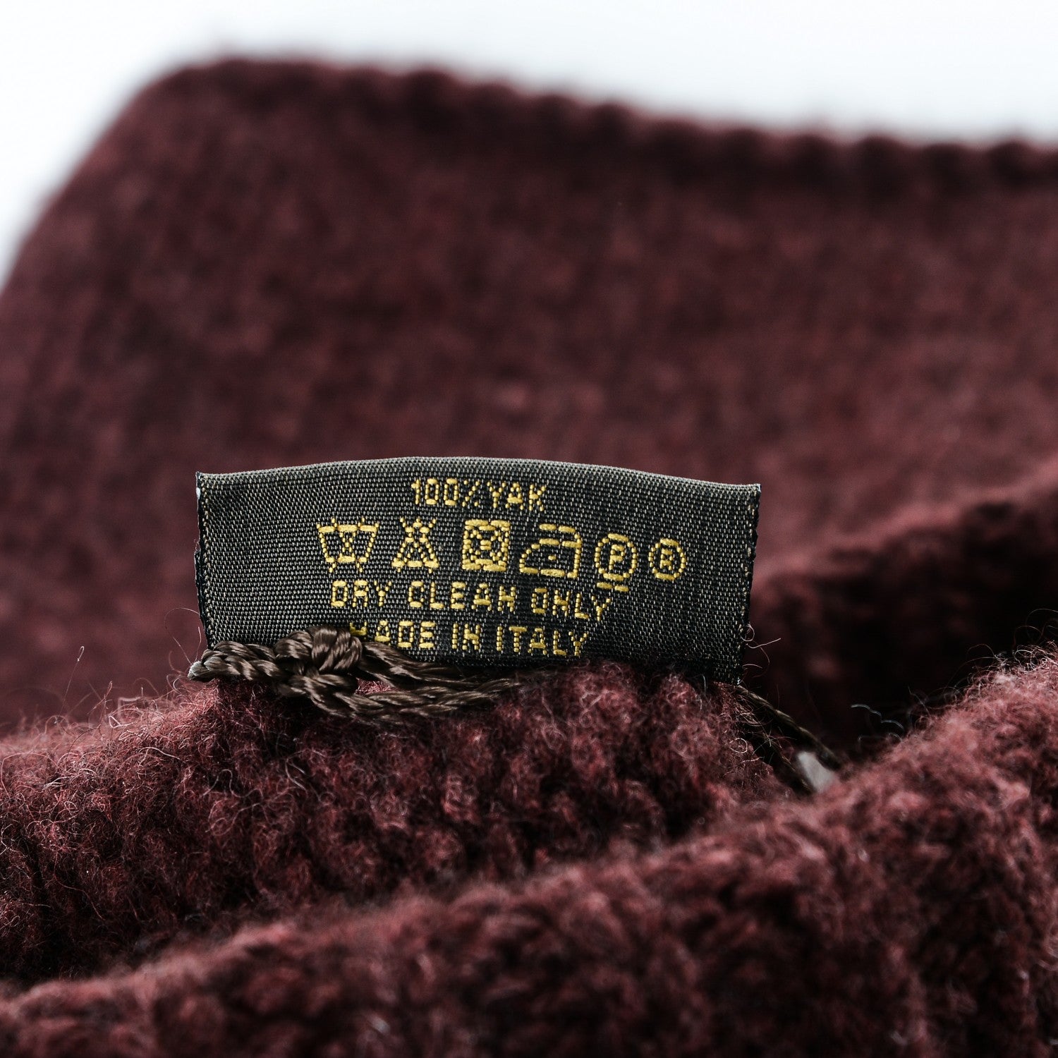 Louis Vuitton Yak Chapman Eyeball Bonnet Beanie Hat Bordeaux 5 of 6