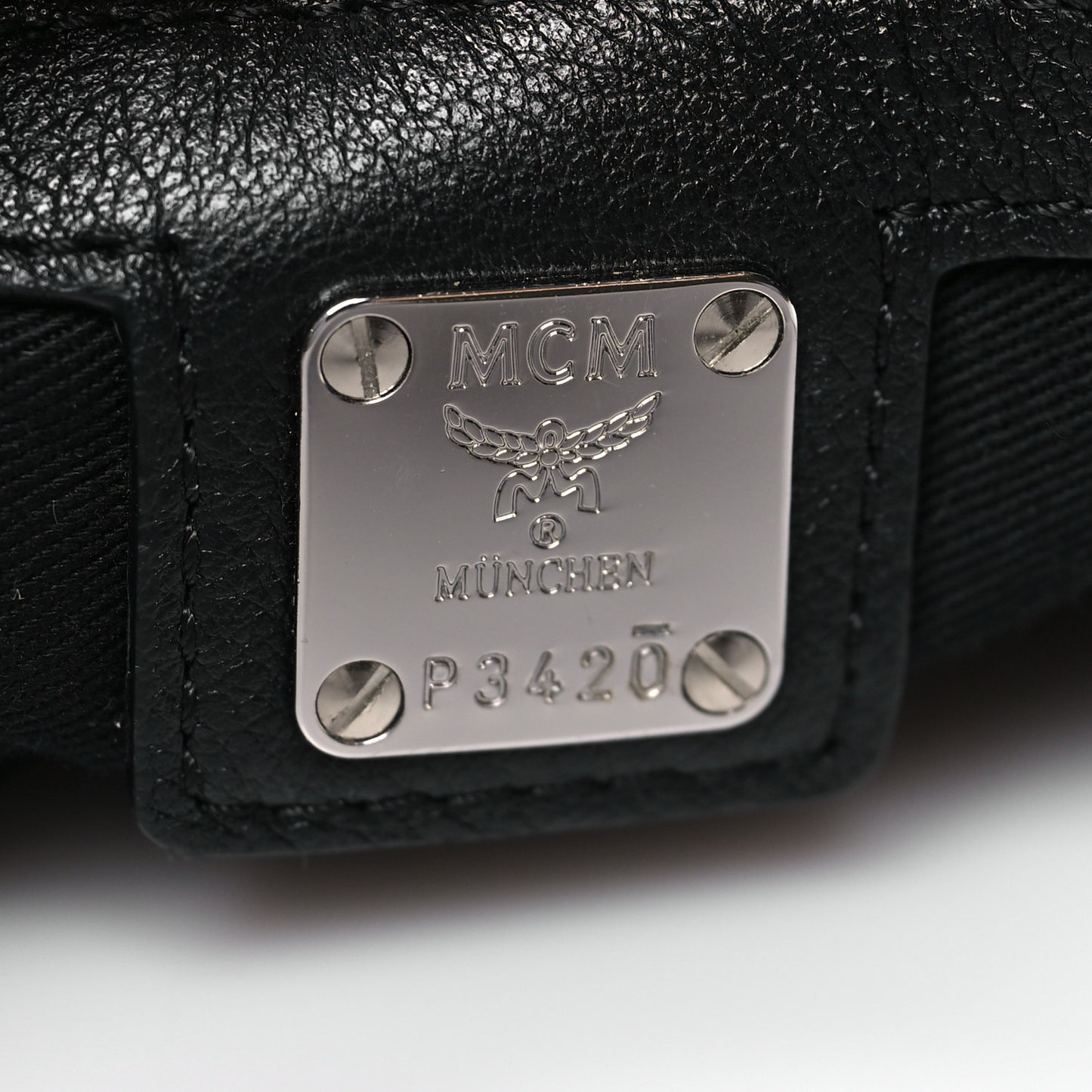 Calfskin Ottomar Large Klara Hobo Black