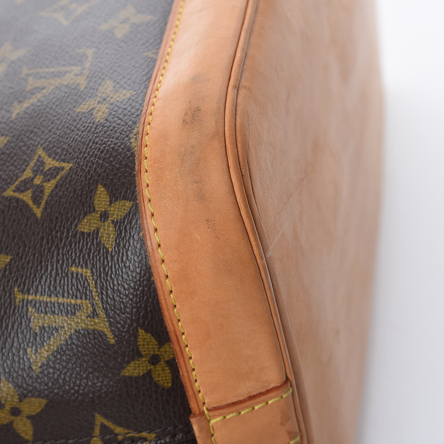 Louis Vuitton Monogram Alma PM 20 of 20