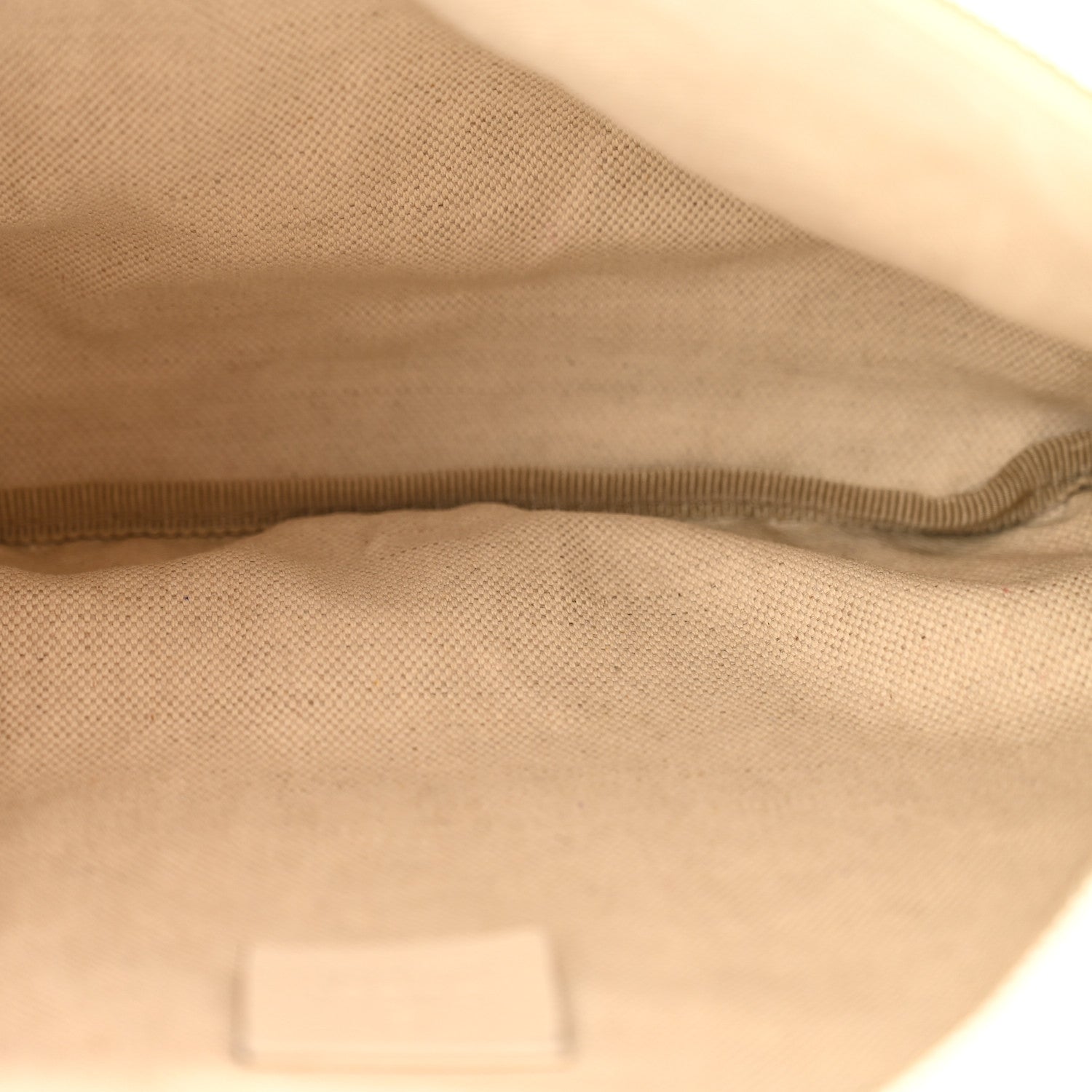 Gucci Grained Calfskin Logo Belt Bag White 5 of 11