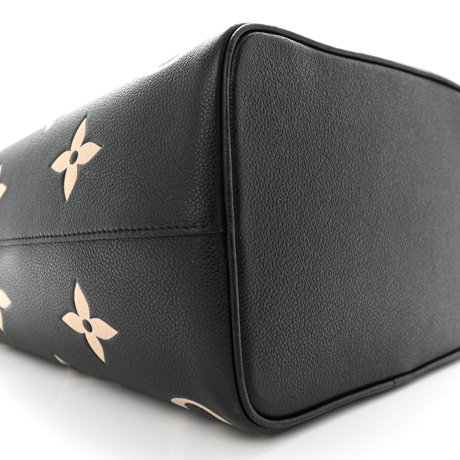 Louis Vuitton Empreinte Monogram Giant Neonoe MM Black Beige 8 of 9