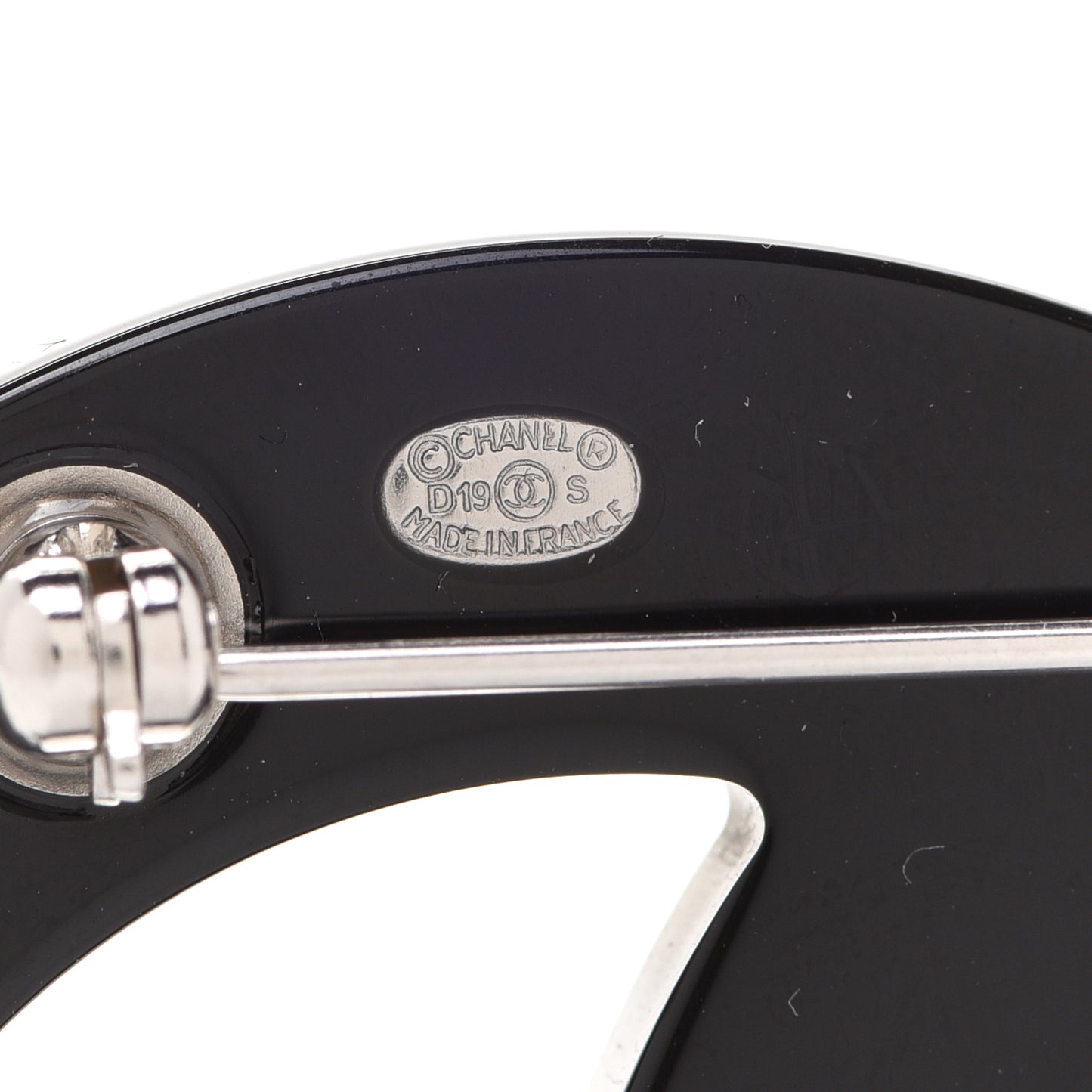 Resin Pearl CC Brooch Black