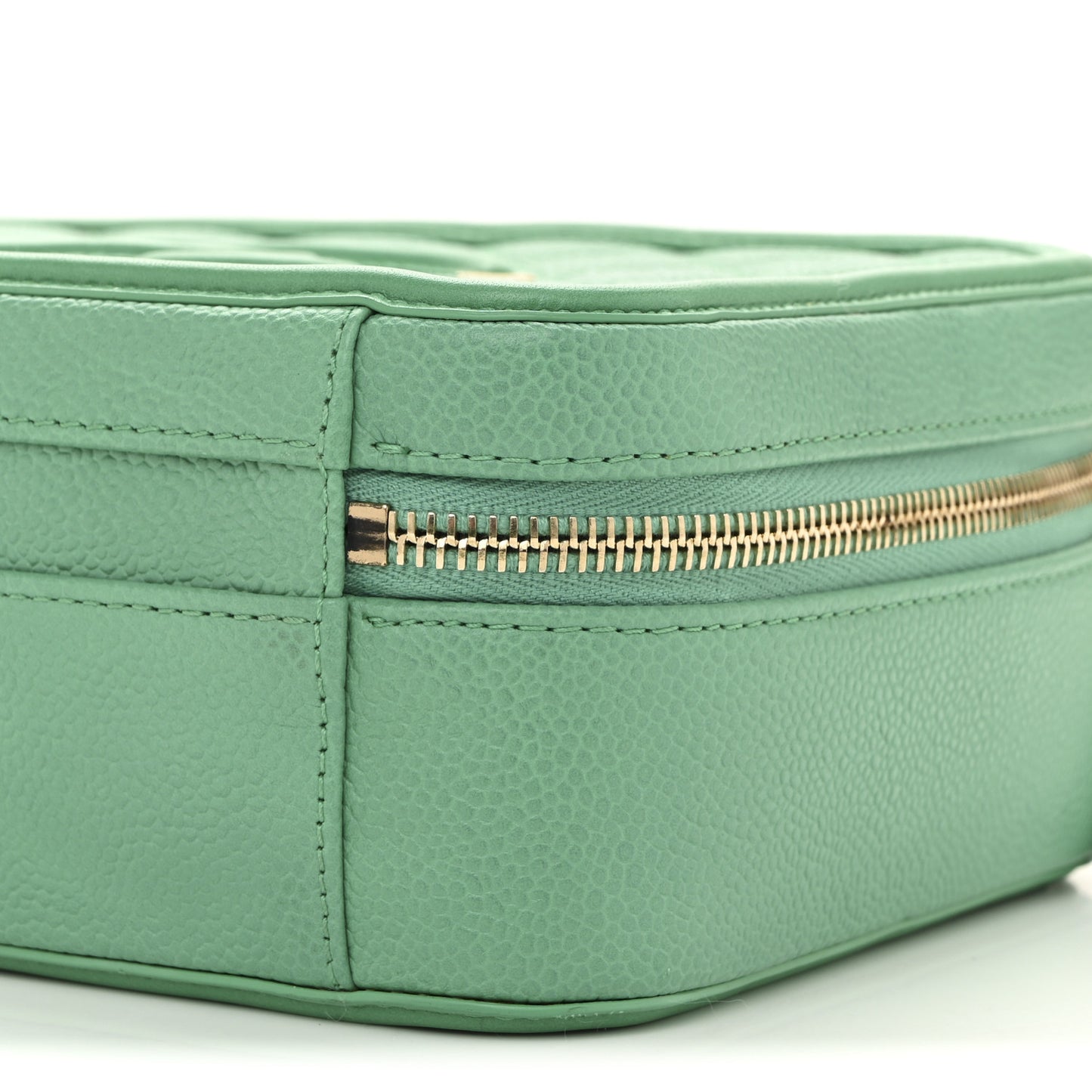 Caviar Quilted Medium CC Filigree Vanity Case Green