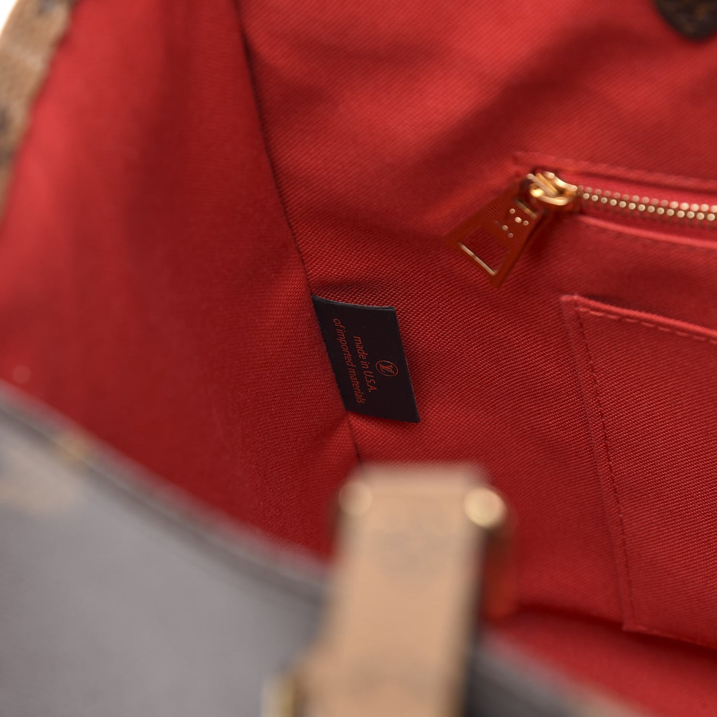 Reverse Monogram Giant Onthego MM