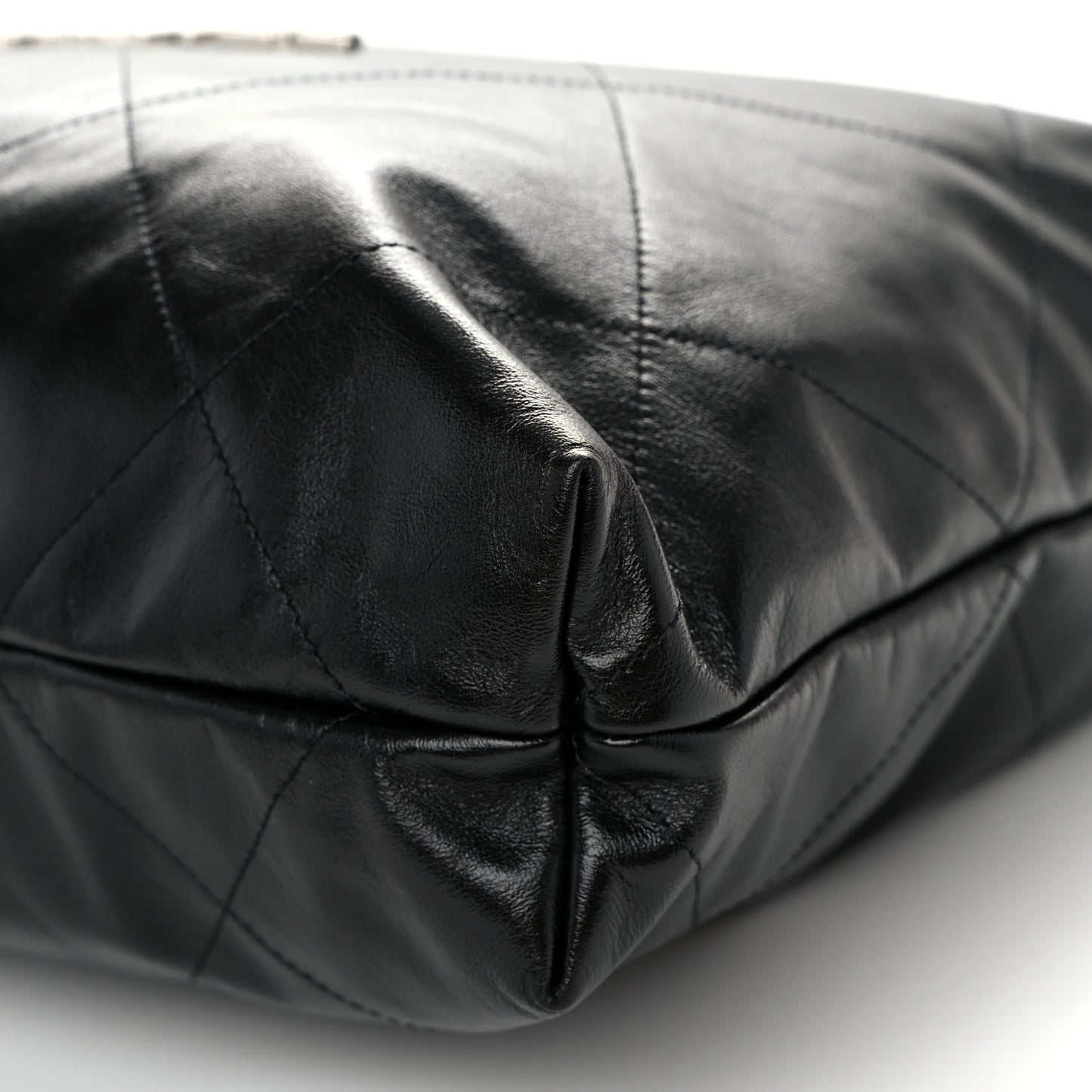 Shiny Calfskin Quilted Chanel 22 Black