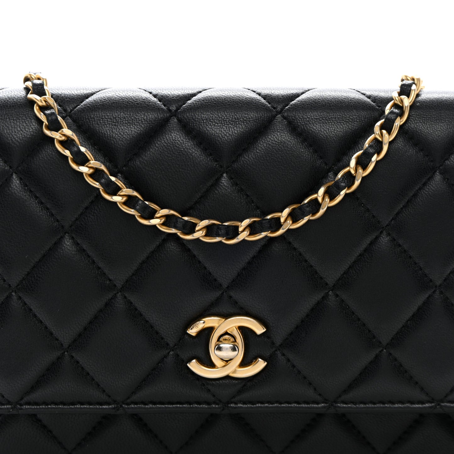 Lambskin Quilted CC Pearl Crush Wallet on Chain WOC Black