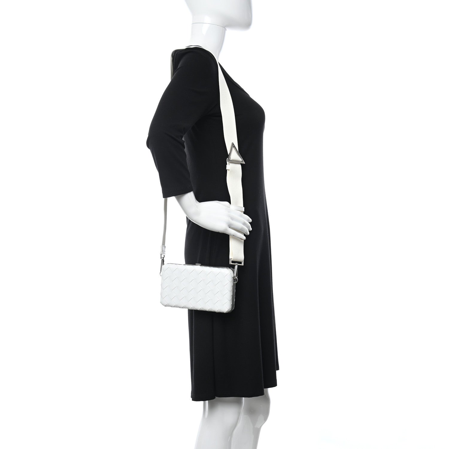 Bottega Veneta Spazzolato Intrecciato Mens Crossbody Messenger Bag Bianco 2 of 10