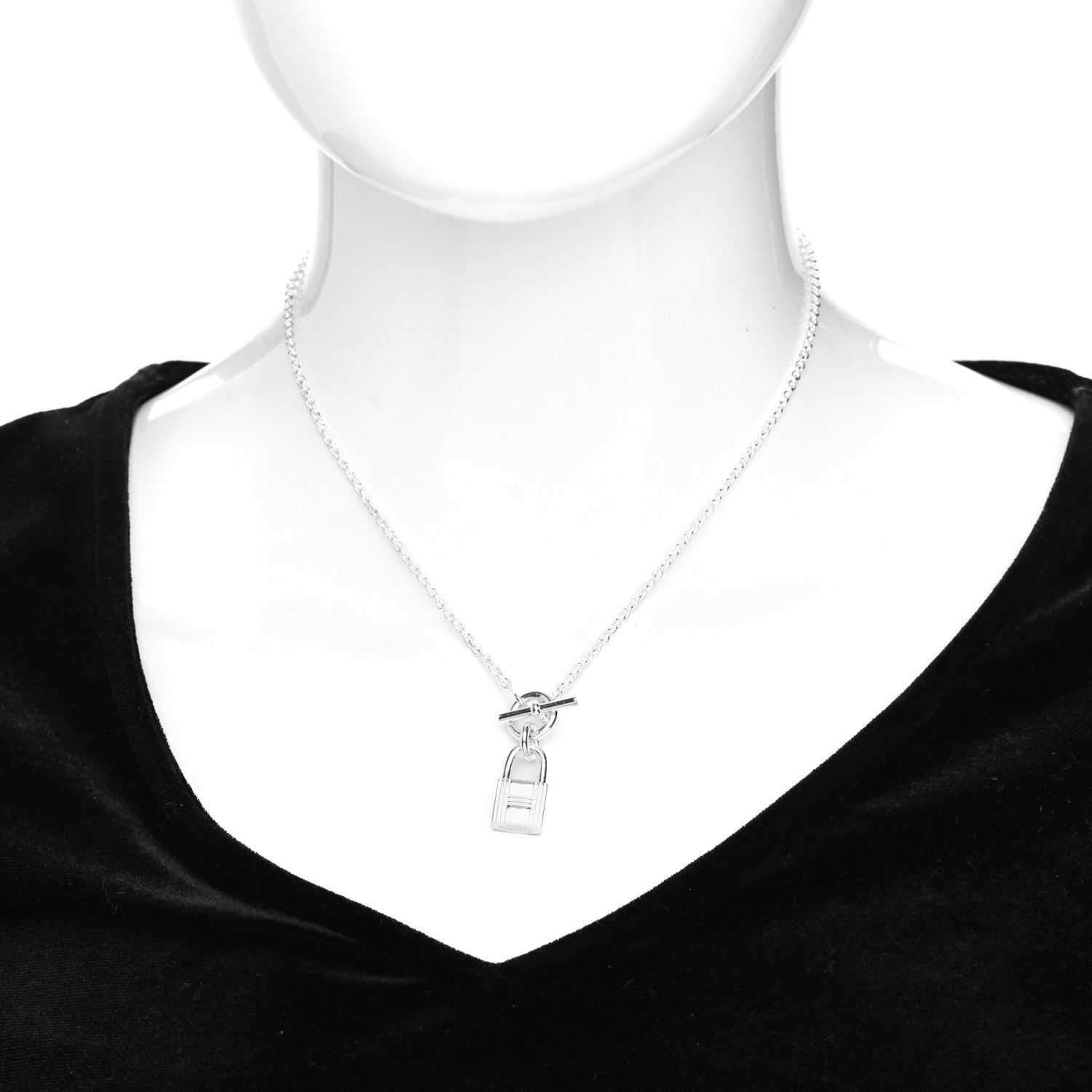 Hermes Sterling Silver Cadenas Kelly Lock Pendant Necklace 2 of 4