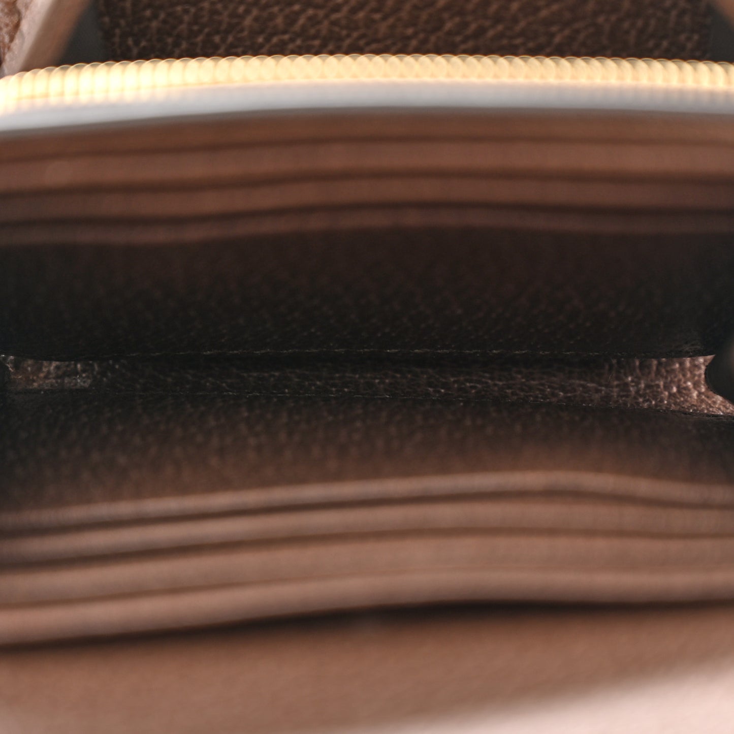 GG Supreme Monogram Textured Dollar Calfskin Web Ophidia Zip Around Card Case Wallet Beige Ebony New Acero