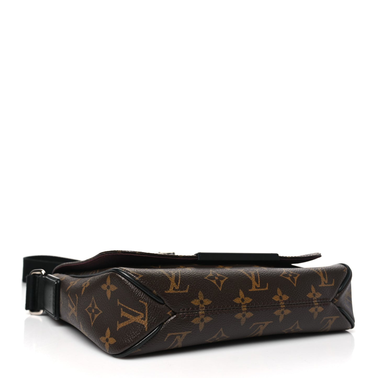 Monogram Macassar District PM