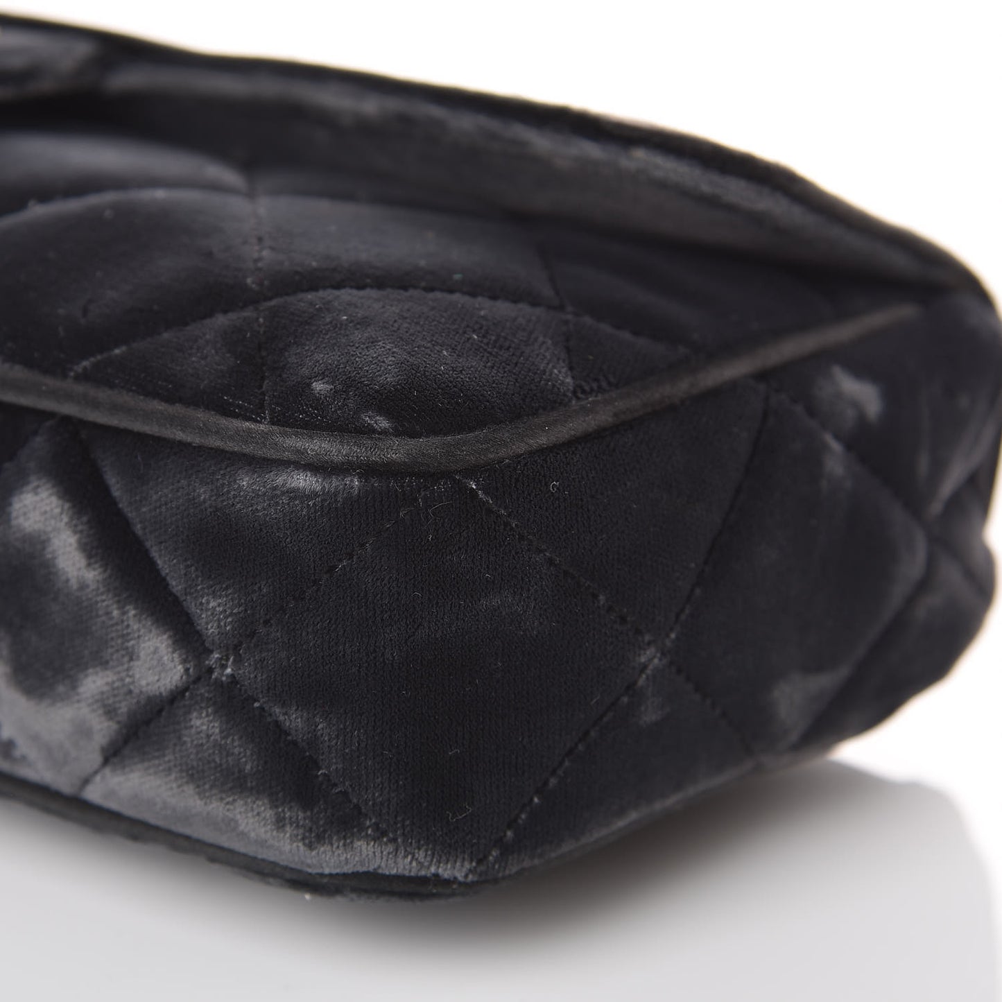 Velvet Quilted East West Flap Black
