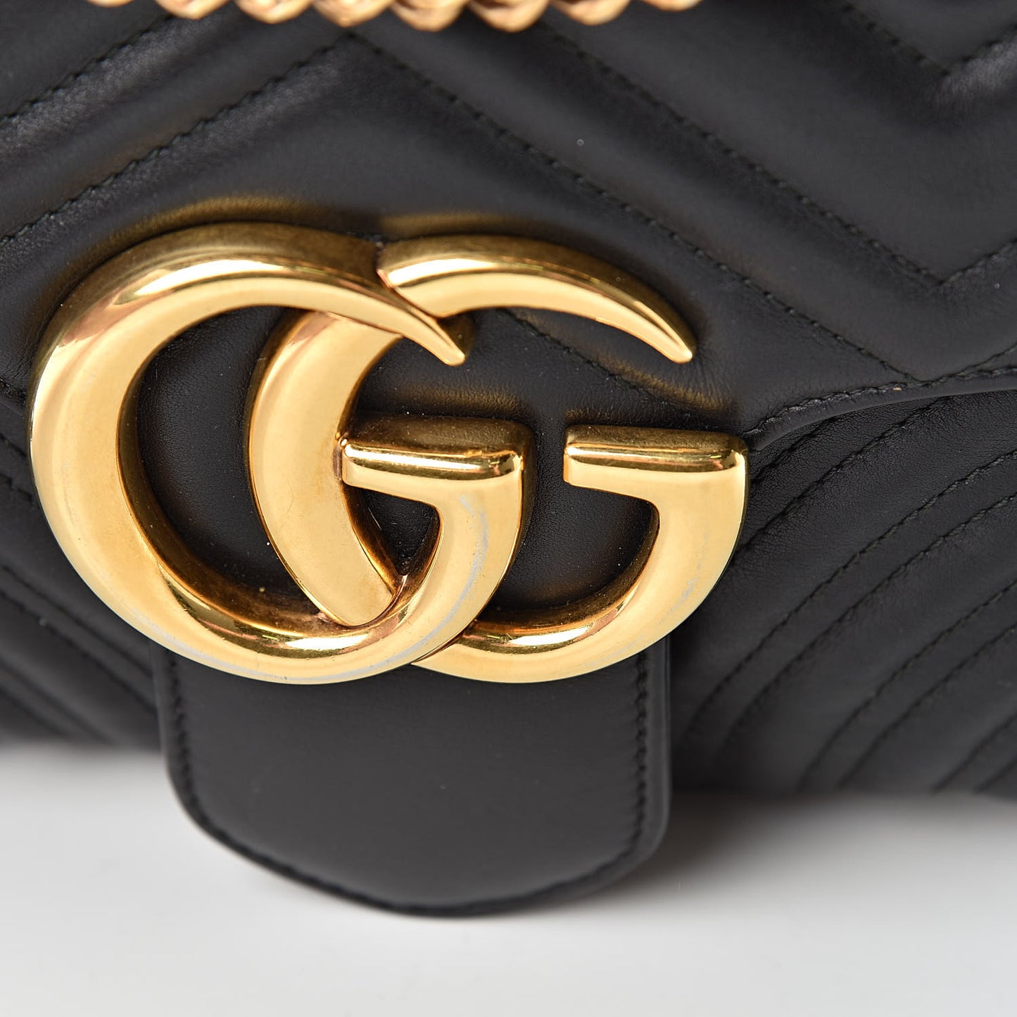 Calfskin Matelasse Medium GG Marmont Shoulder Bag Black