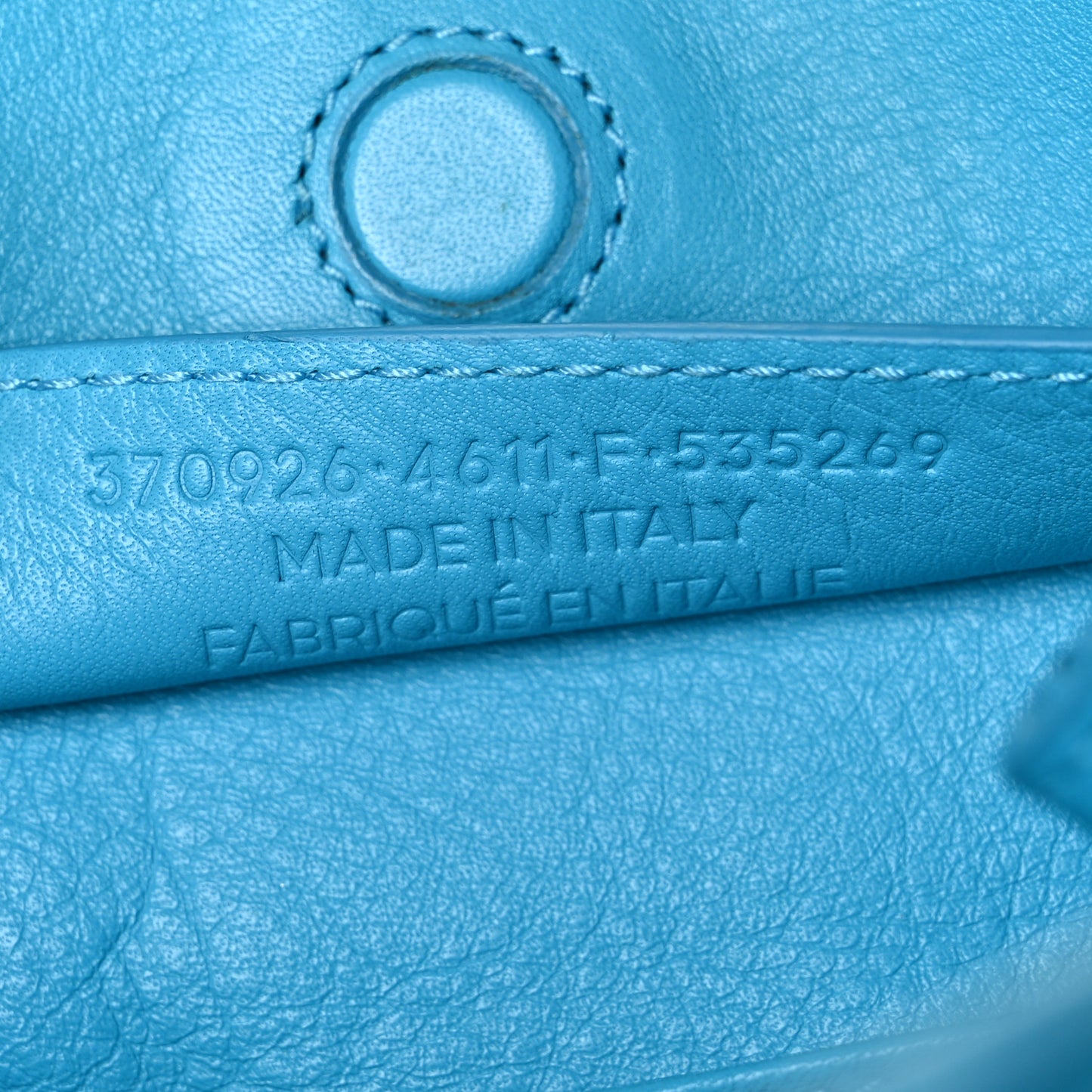 Supple Calfskin Papier A6 Zip Around Tote Bleu Caraibes