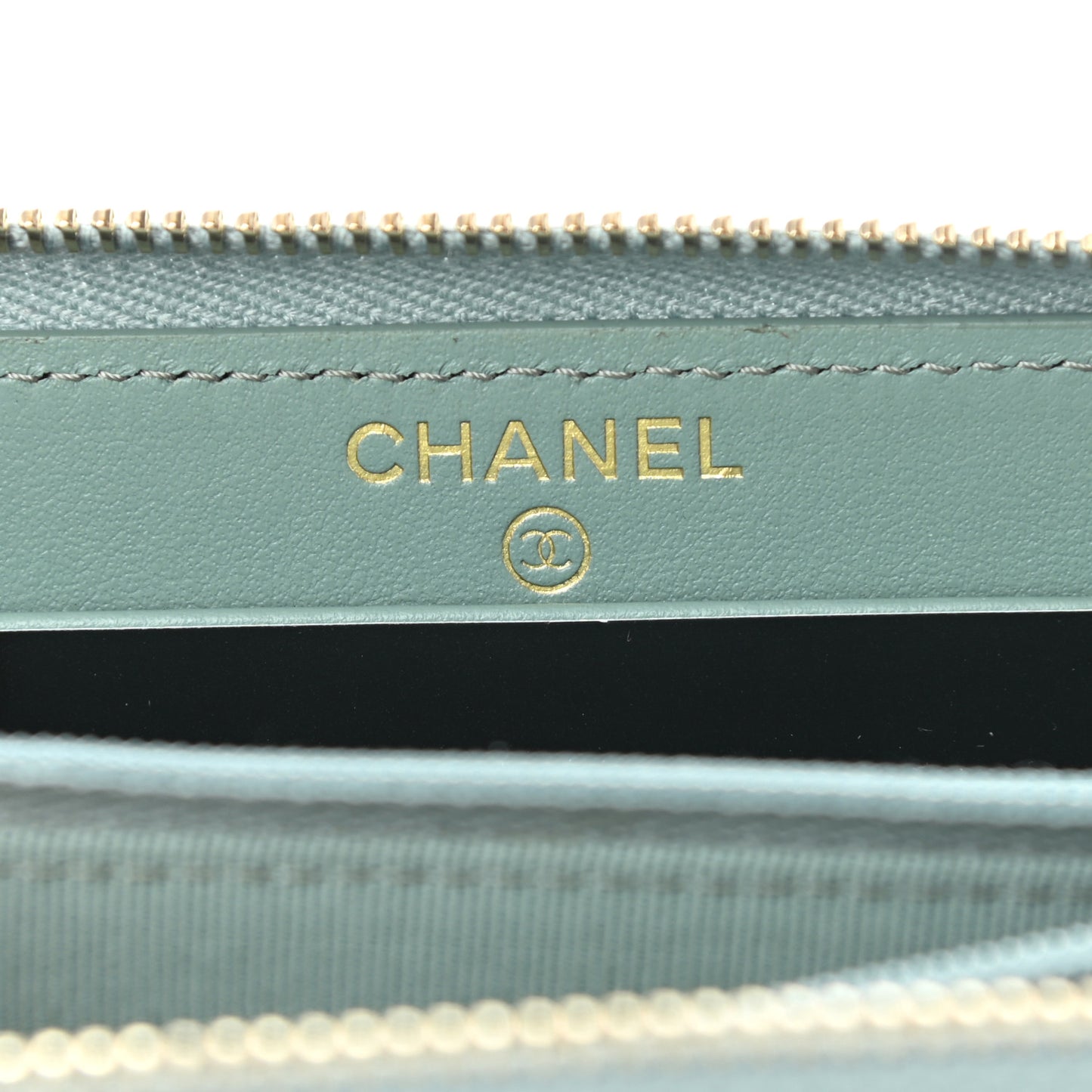 Caviar Quilted Medium Zip Around Wallet Dark Green