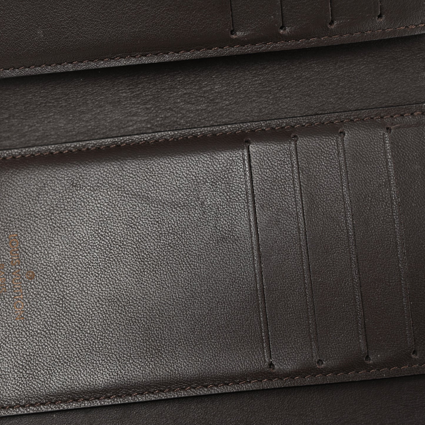 Taurillon Capucines Compact Wallet Galet