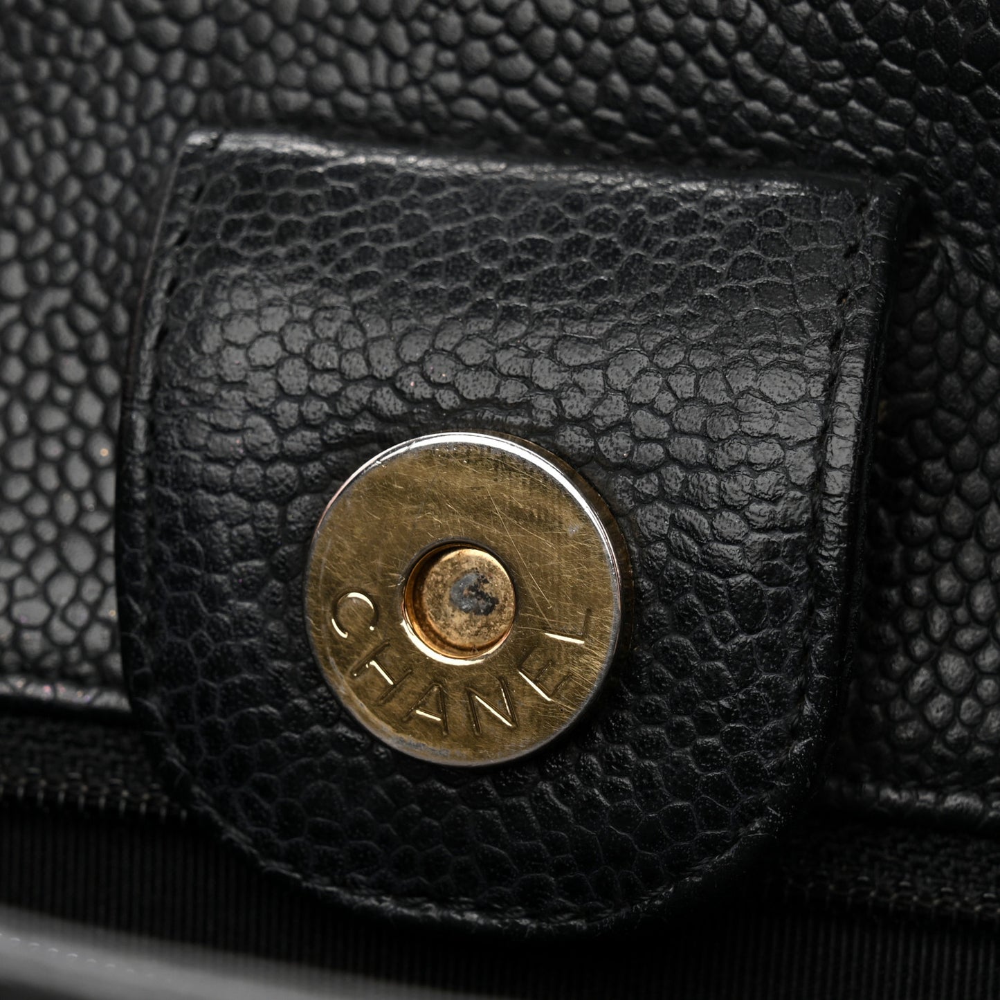 Caviar Quilted Petit Shopping Tote PST Black