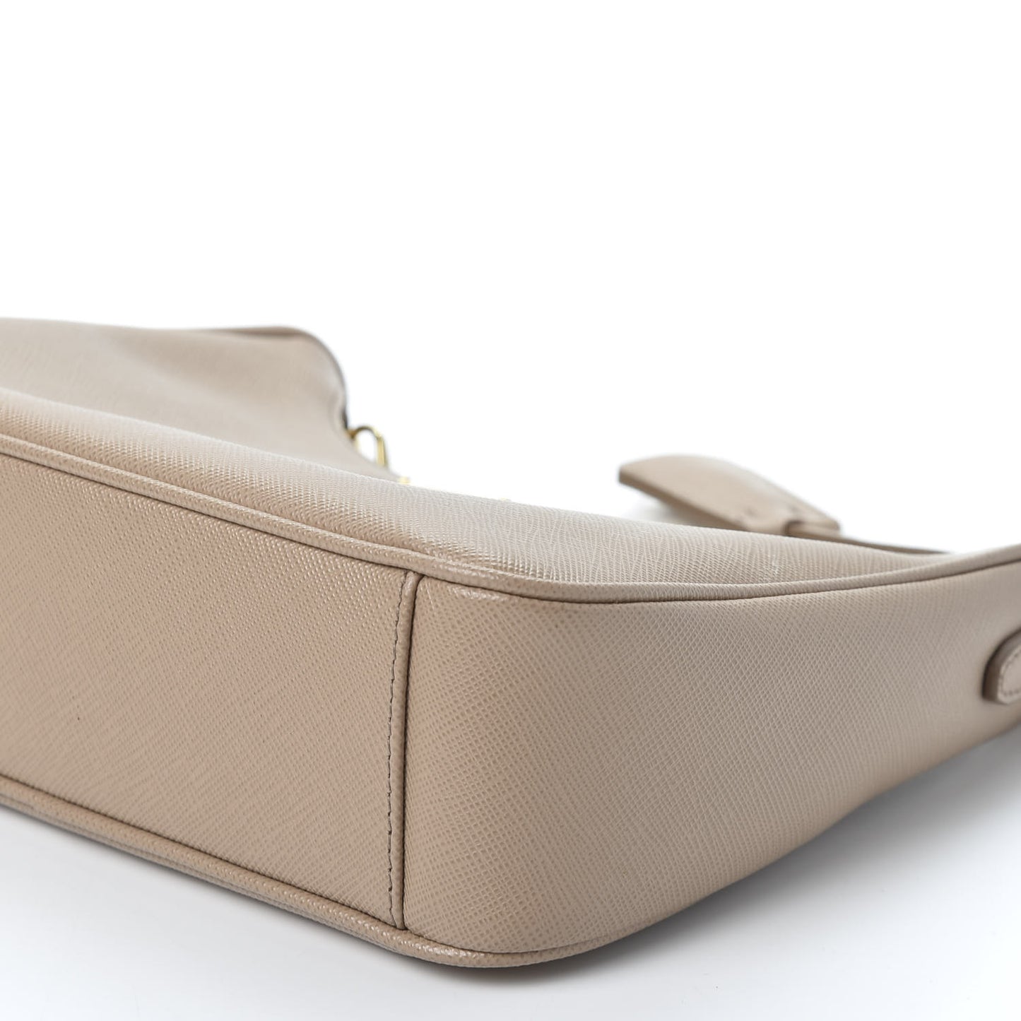 Saffiano Lux Re-Edition 2005 Shoulder Bag Cammeo