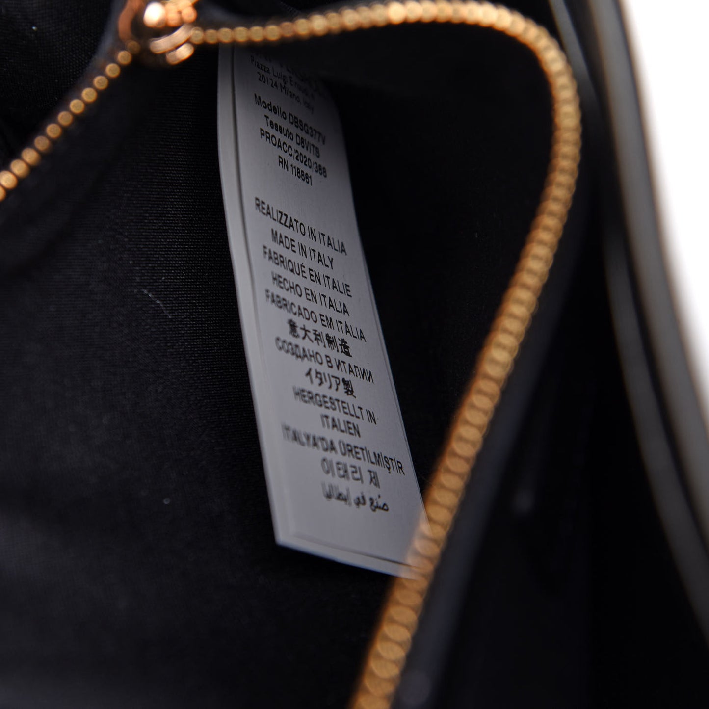 Vitello Crystal Virtus V Wallet Chain Crossbody Black