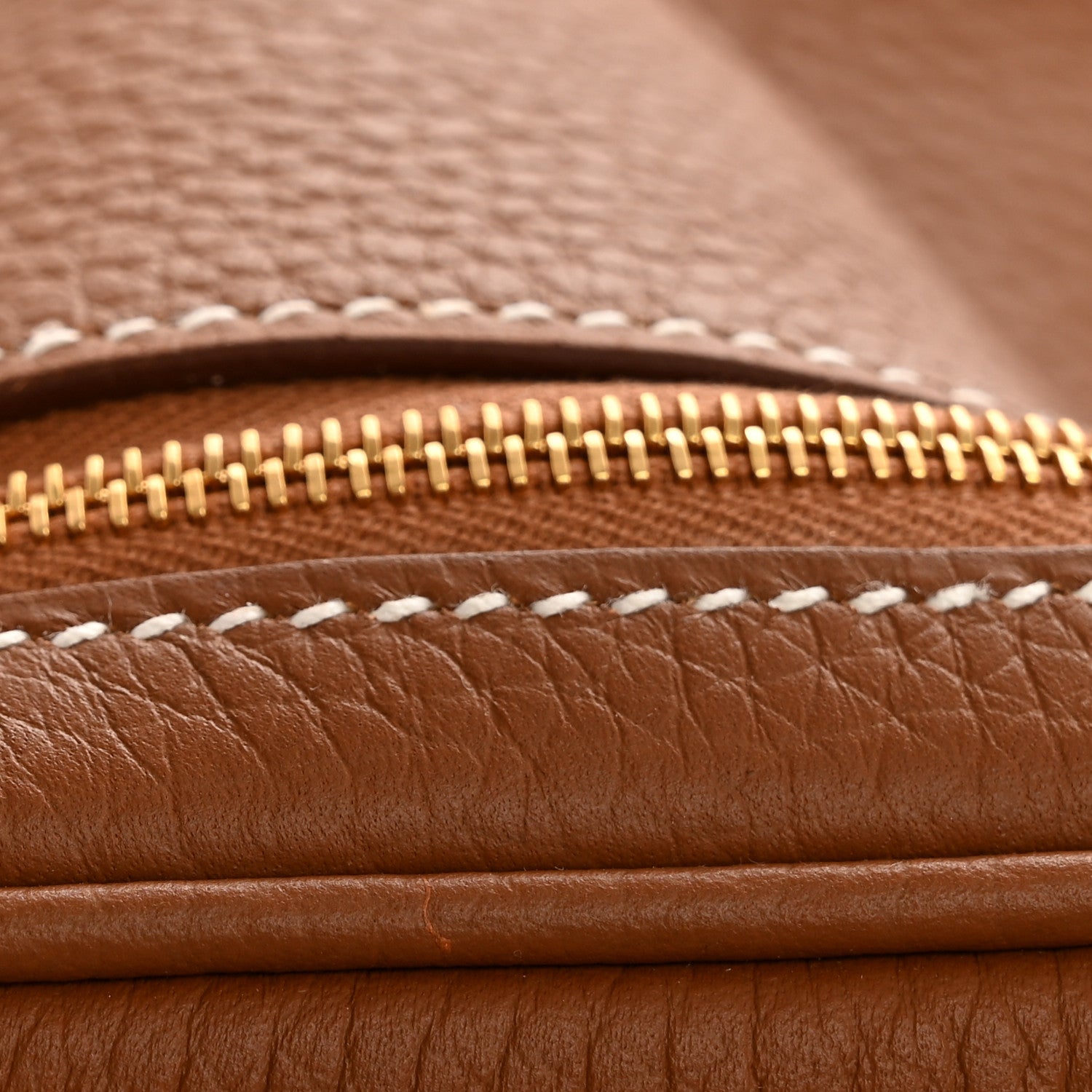 Hermes Taurillon Clemence Lindy 26 Gold 14 of 15