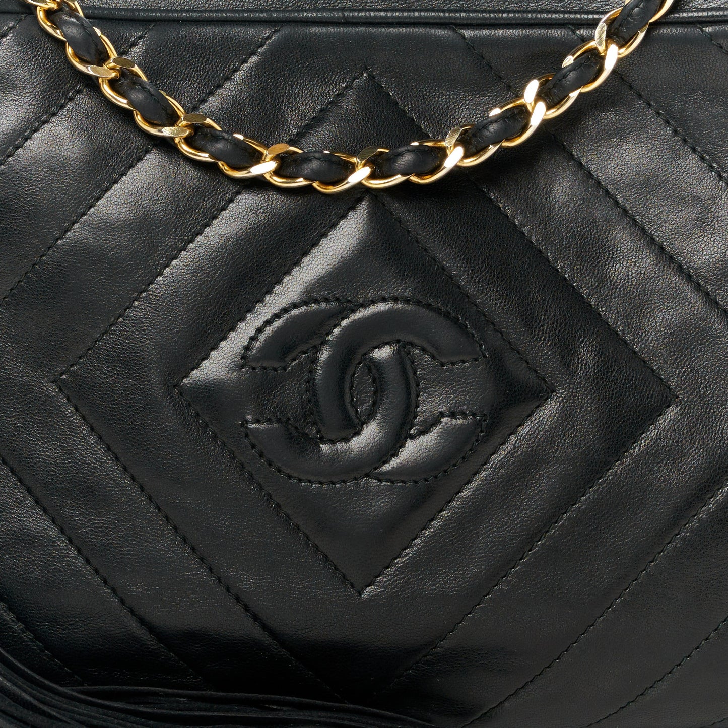 Lambskin Chevron Quilted Tassel Camera Case Black