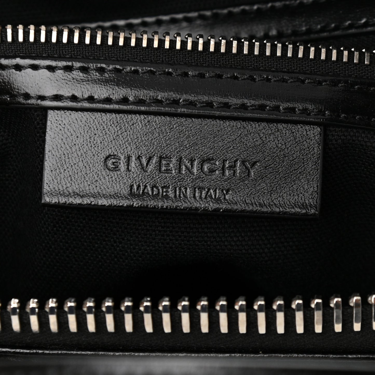 Shiny Lord Calfskin Small Antigona Black