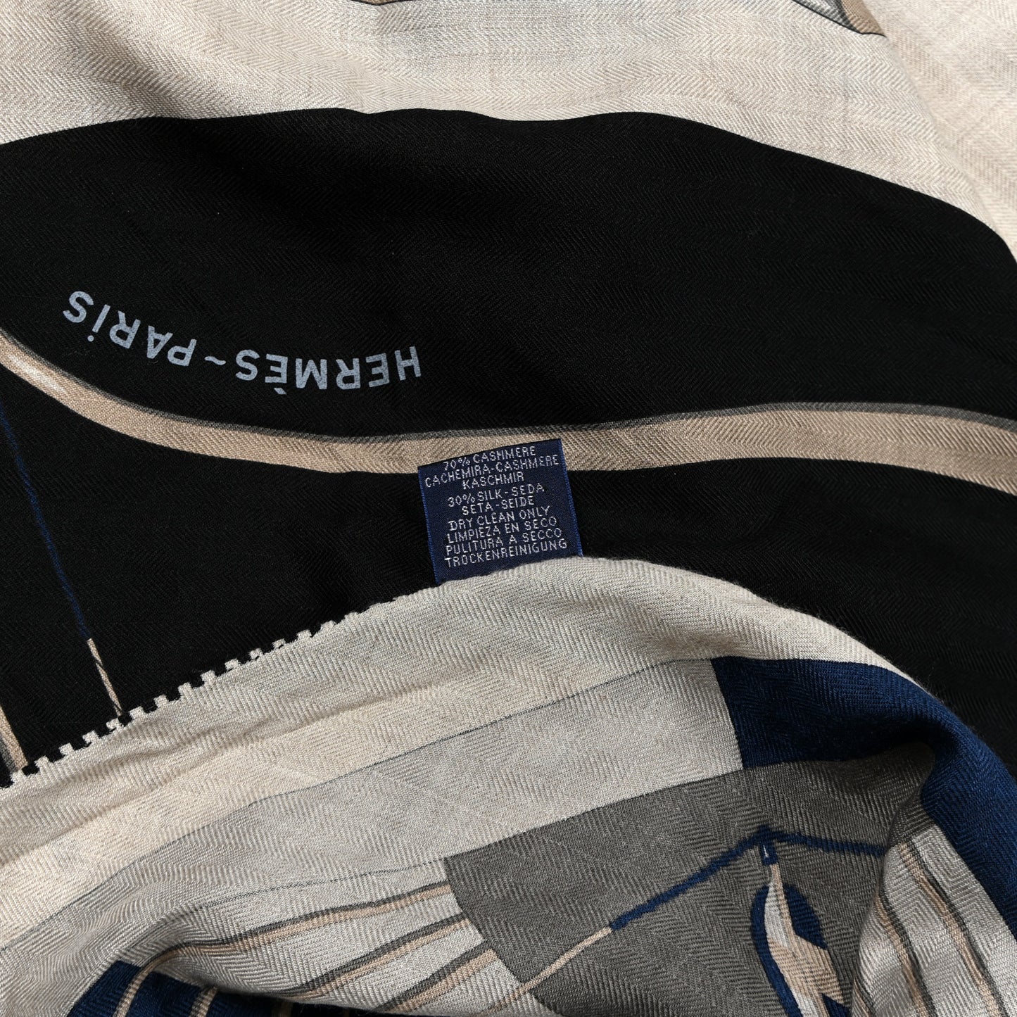 Cashmere Silk Arcs-En-Ciel  Giant Pointe Triangle Shawl Naturel Marine Black