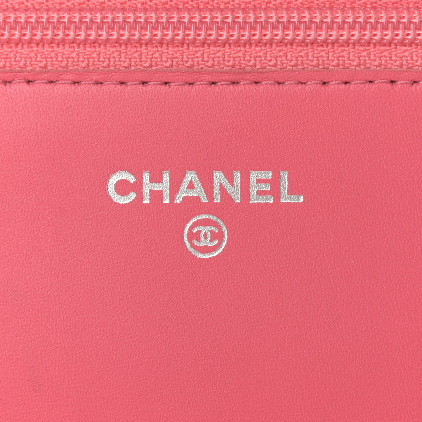 Patent Quilted Wallet On Chain WOC Pink