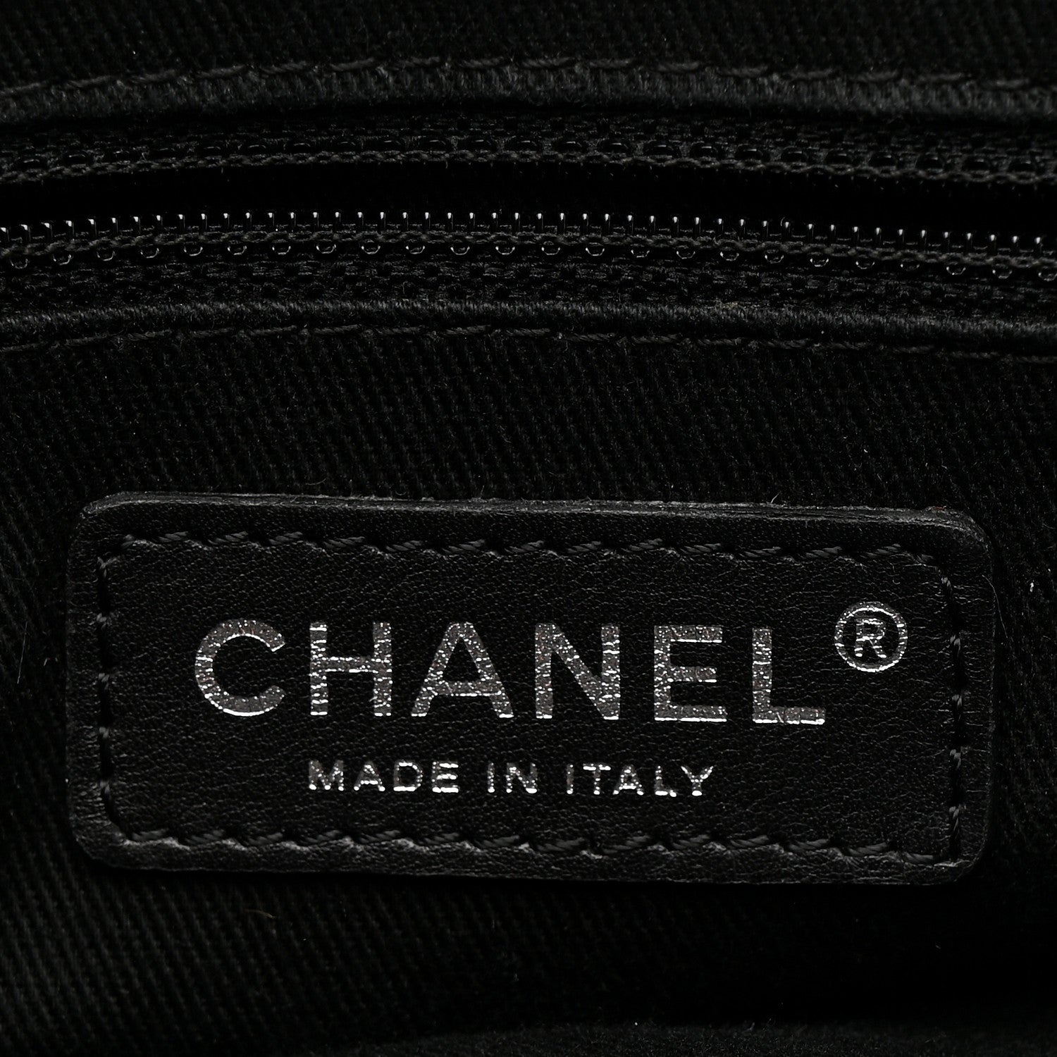 Chanel Calfskin Diamond Stitch Large Messenger Black 6 of 14